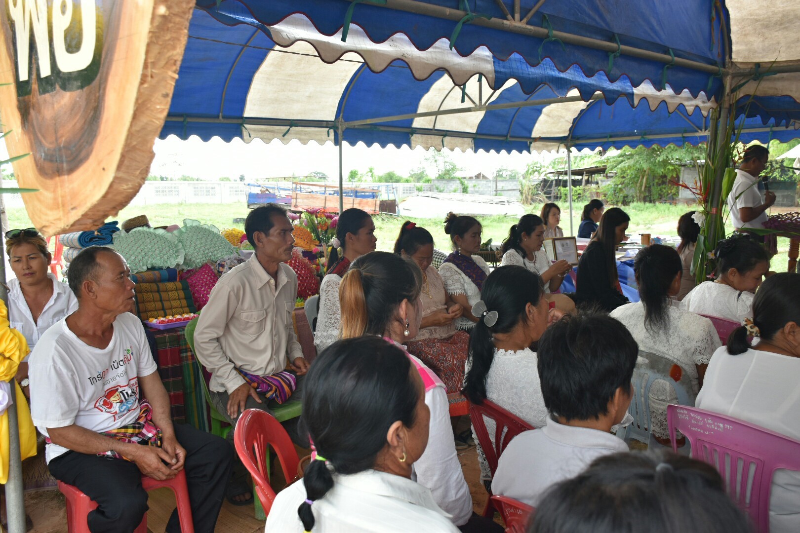 17 กรกฎาคม 2560 นางสาวศศิธร ปัญญาไว พัฒนาการจังหวัดมหาสารคาม  เป็นประธานคณะกรรมการประกวดหมู่บ้านเศรษฐกิจพอเพียงดีเด่น ปี 2560  ตามโครงการมหาสารคามน้อมนำปรัชญาเศรษฐกิจพอเพียง  เพื่อพัฒนาคุณภาพในชุมชน ณ บ้านเหล่าคา หมู่ที่ 9 ตำบลปอพาน  อำเภอนาเชือก จังหวัดมหาสารคาม  Copy