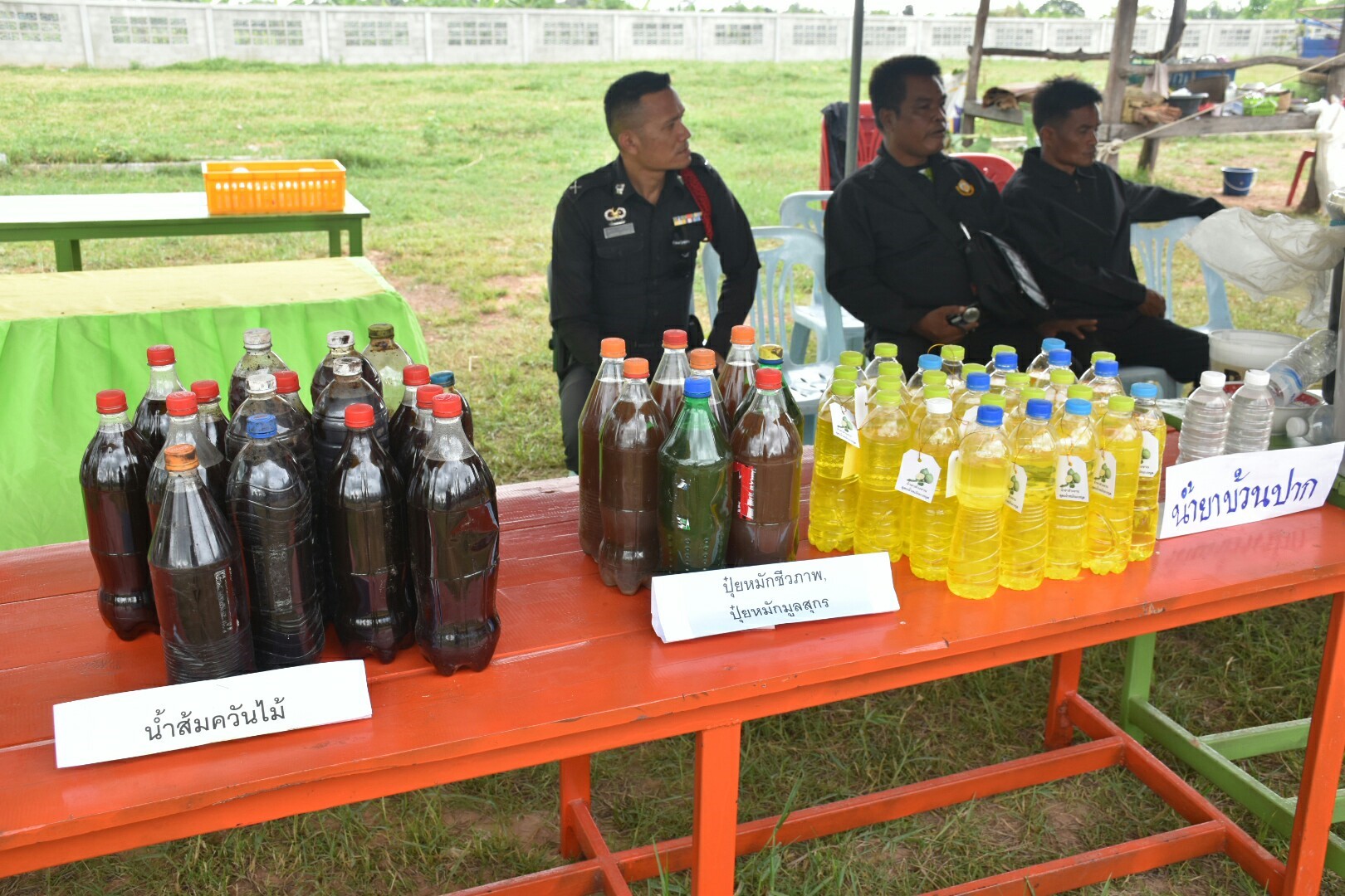 17 กรกฎาคม 2560 นางสาวศศิธร ปัญญาไว พัฒนาการจังหวัดมหาสารคาม  เป็นประธานคณะกรรมการประกวดหมู่บ้านเศรษฐกิจพอเพียงดีเด่น ปี 2560  ตามโครงการมหาสารคามน้อมนำปรัชญาเศรษฐกิจพอเพียง  เพื่อพัฒนาคุณภาพในชุมชน ณ บ้านเหล่าคา หมู่ที่ 9 ตำบลปอพาน  อำเภอนาเชือก จังหวัดมหาสารคาม  Copy