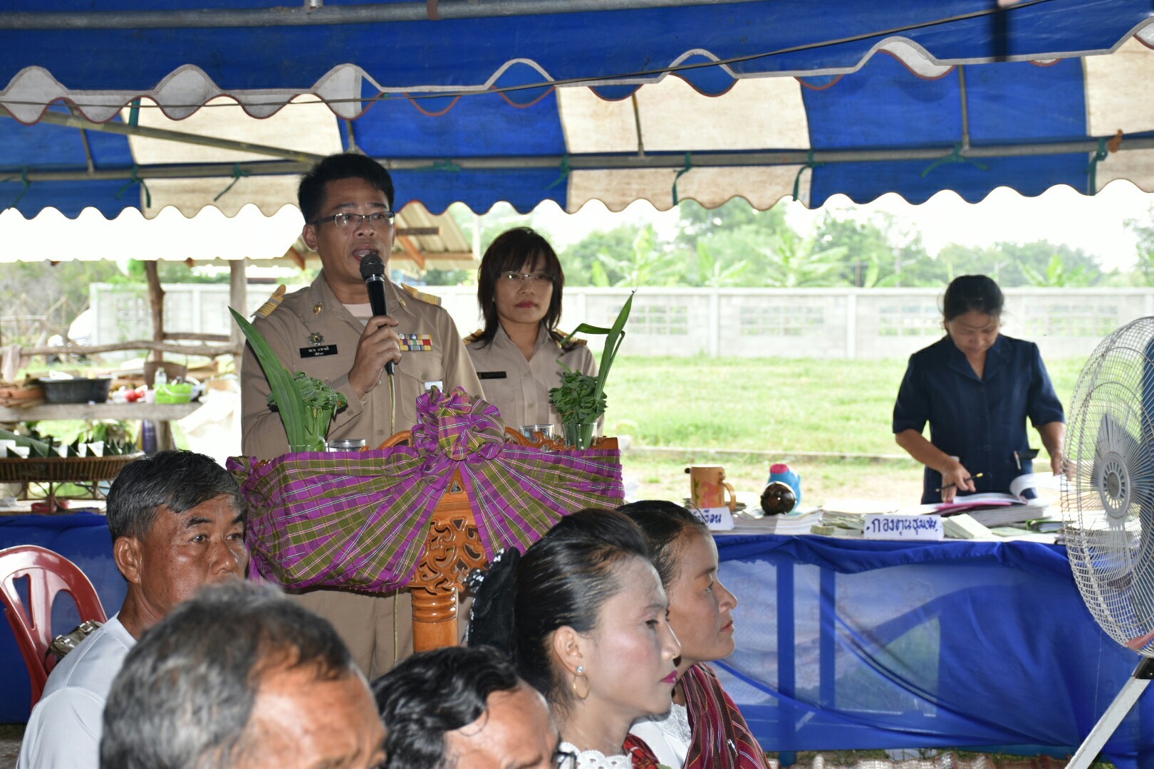 17 กรกฎาคม 2560 นางสาวศศิธร ปัญญาไว พัฒนาการจังหวัดมหาสารคาม  เป็นประธานคณะกรรมการประกวดหมู่บ้านเศรษฐกิจพอเพียงดีเด่น ปี 2560  ตามโครงการมหาสารคามน้อมนำปรัชญาเศรษฐกิจพอเพียง  เพื่อพัฒนาคุณภาพในชุมชน ณ บ้านเหล่าคา หมู่ที่ 9 ตำบลปอพาน  อำเภอนาเชือก จังหวัดมหาสารคาม  Copy