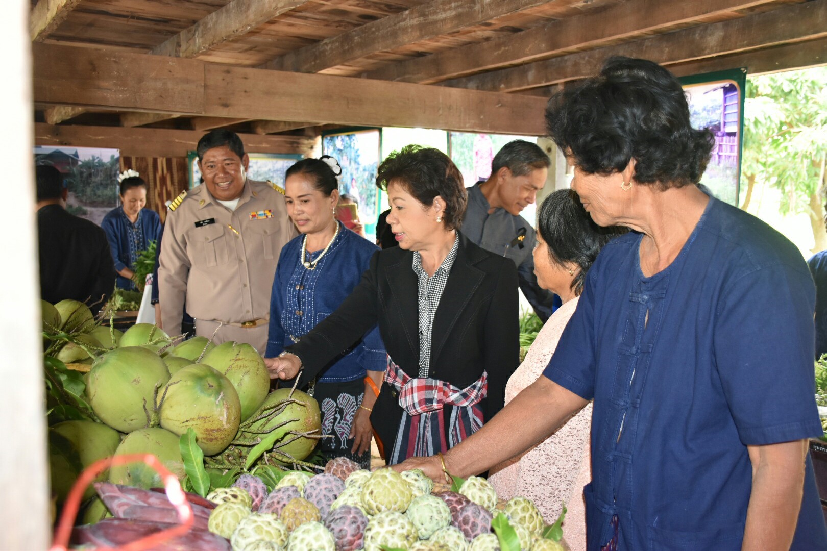 17 กรกฎาคม 2560 นางสาวศศิธร ปัญญาไว พัฒนาการจังหวัดมหาสารคาม  เป็นประธานคณะกรรมการประกวดหมู่บ้านเศรษฐกิจพอเพียงดีเด่น ปี 2560  ตามโครงการมหาสารคามน้อมนำปรัชญาเศรษฐกิจพอเพียง  เพื่อพัฒนาคุณภาพในชุมชน ณ บ้านโคกเสือเฒ่า หมู่ที่ 7  ตำบลหนองม่วง อำเภอบรบือ จังหวัดมหาสารคาม
