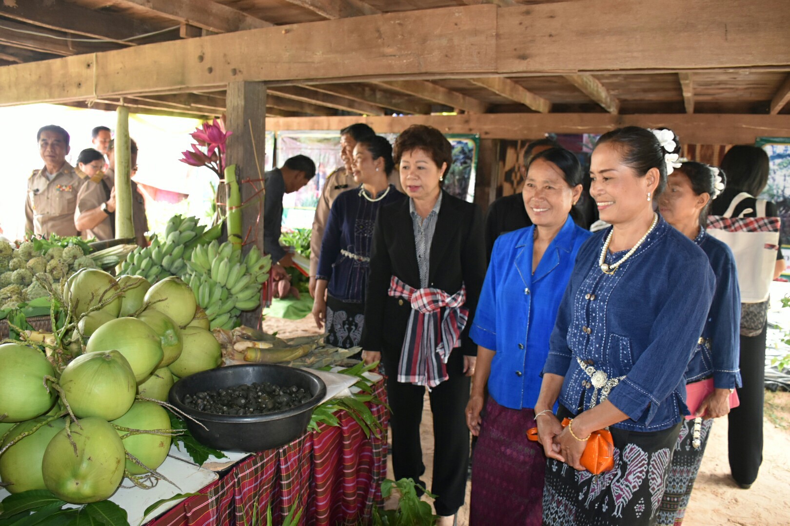 17 กรกฎาคม 2560 นางสาวศศิธร ปัญญาไว พัฒนาการจังหวัดมหาสารคาม  เป็นประธานคณะกรรมการประกวดหมู่บ้านเศรษฐกิจพอเพียงดีเด่น ปี 2560  ตามโครงการมหาสารคามน้อมนำปรัชญาเศรษฐกิจพอเพียง  เพื่อพัฒนาคุณภาพในชุมชน ณ บ้านโคกเสือเฒ่า หมู่ที่ 7  ตำบลหนองม่วง อำเภอบรบือ จังหวัดมหาสารคาม