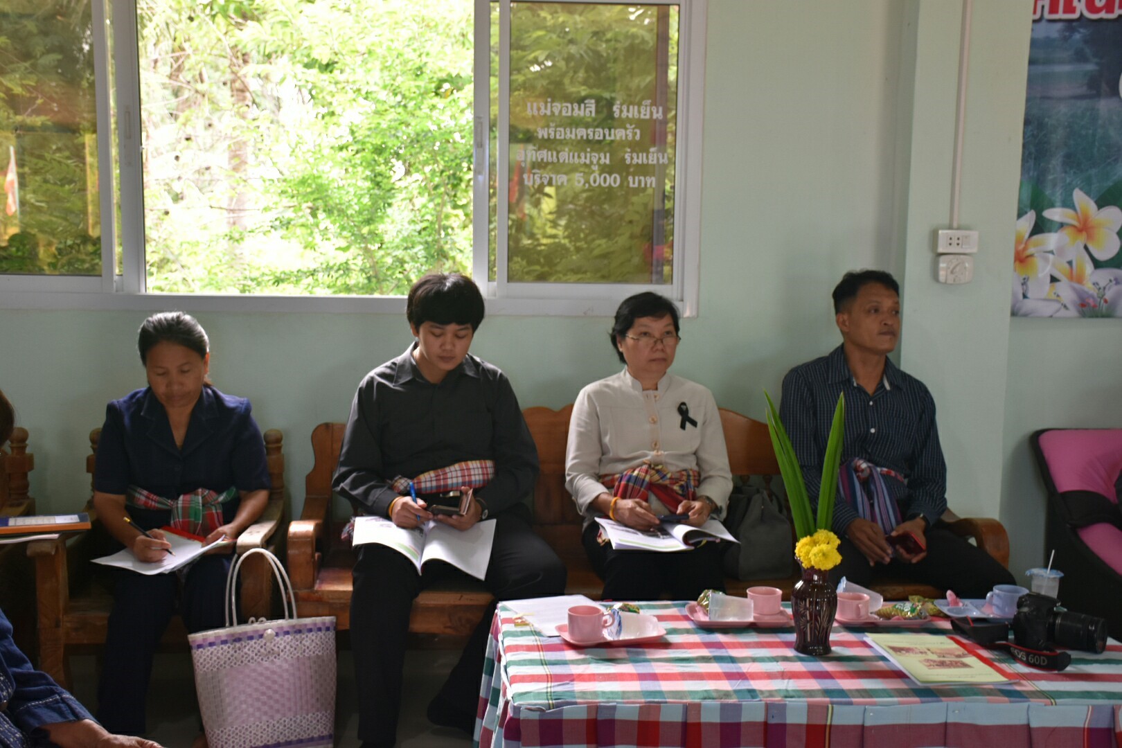 17 กรกฎาคม 2560 นางสาวศศิธร ปัญญาไว พัฒนาการจังหวัดมหาสารคาม  เป็นประธานคณะกรรมการประกวดหมู่บ้านเศรษฐกิจพอเพียงดีเด่น ปี 2560  ตามโครงการมหาสารคามน้อมนำปรัชญาเศรษฐกิจพอเพียง  เพื่อพัฒนาคุณภาพในชุมชน ณ บ้านโคกเสือเฒ่า หมู่ที่ 7  ตำบลหนองม่วง อำเภอบรบือ จังหวัดมหาสารคาม