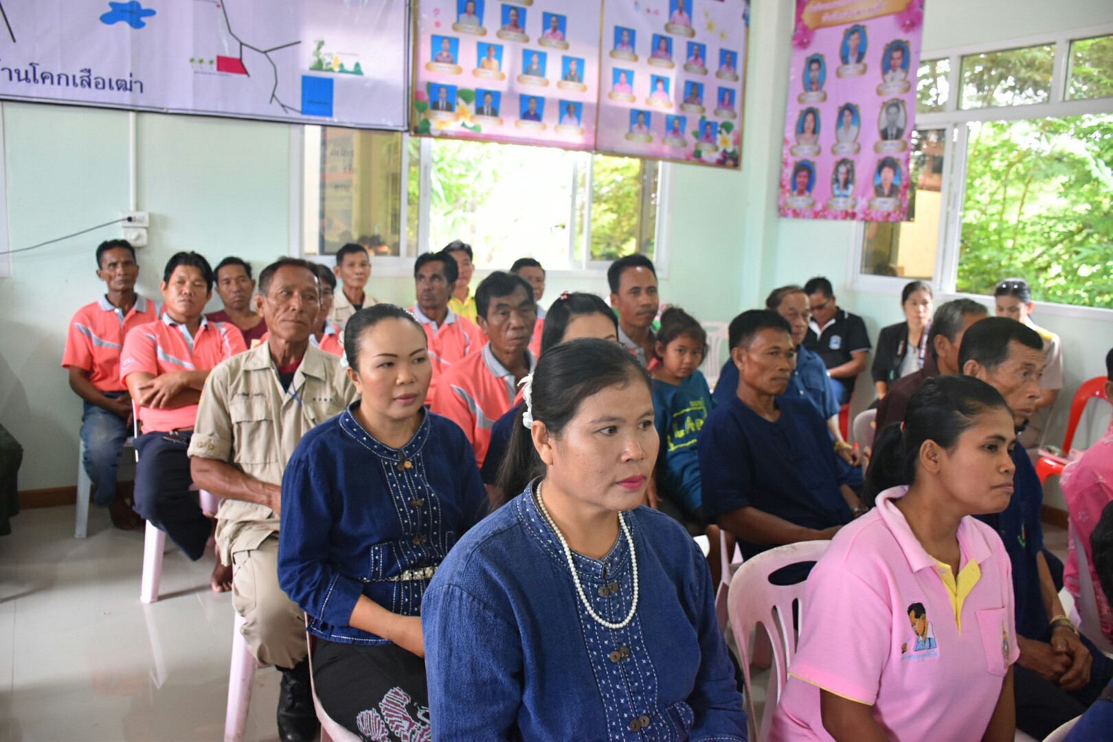 17 กรกฎาคม 2560 นางสาวศศิธร ปัญญาไว พัฒนาการจังหวัดมหาสารคาม  เป็นประธานคณะกรรมการประกวดหมู่บ้านเศรษฐกิจพอเพียงดีเด่น ปี 2560  ตามโครงการมหาสารคามน้อมนำปรัชญาเศรษฐกิจพอเพียง  เพื่อพัฒนาคุณภาพในชุมชน ณ บ้านโคกเสือเฒ่า หมู่ที่ 7  ตำบลหนองม่วง อำเภอบรบือ จังหวัดมหาสารคาม