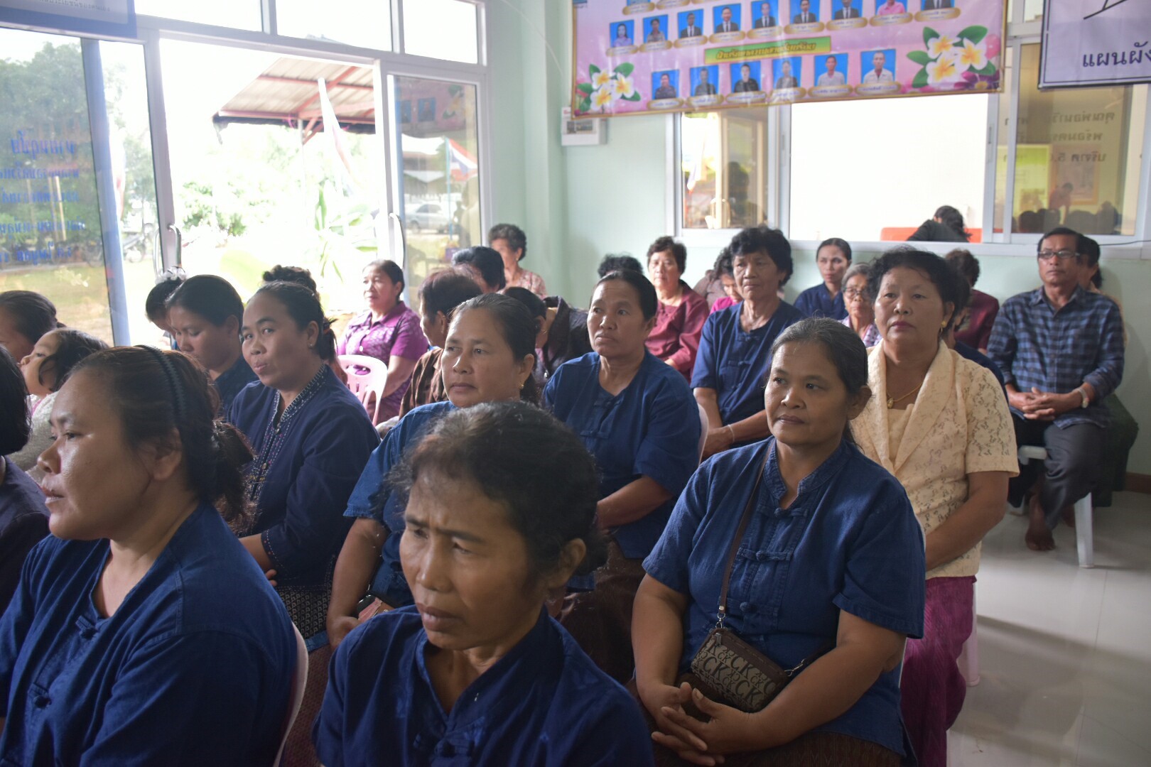 17 กรกฎาคม 2560 นางสาวศศิธร ปัญญาไว พัฒนาการจังหวัดมหาสารคาม  เป็นประธานคณะกรรมการประกวดหมู่บ้านเศรษฐกิจพอเพียงดีเด่น ปี 2560  ตามโครงการมหาสารคามน้อมนำปรัชญาเศรษฐกิจพอเพียง  เพื่อพัฒนาคุณภาพในชุมชน ณ บ้านโคกเสือเฒ่า หมู่ที่ 7  ตำบลหนองม่วง อำเภอบรบือ จังหวัดมหาสารคาม