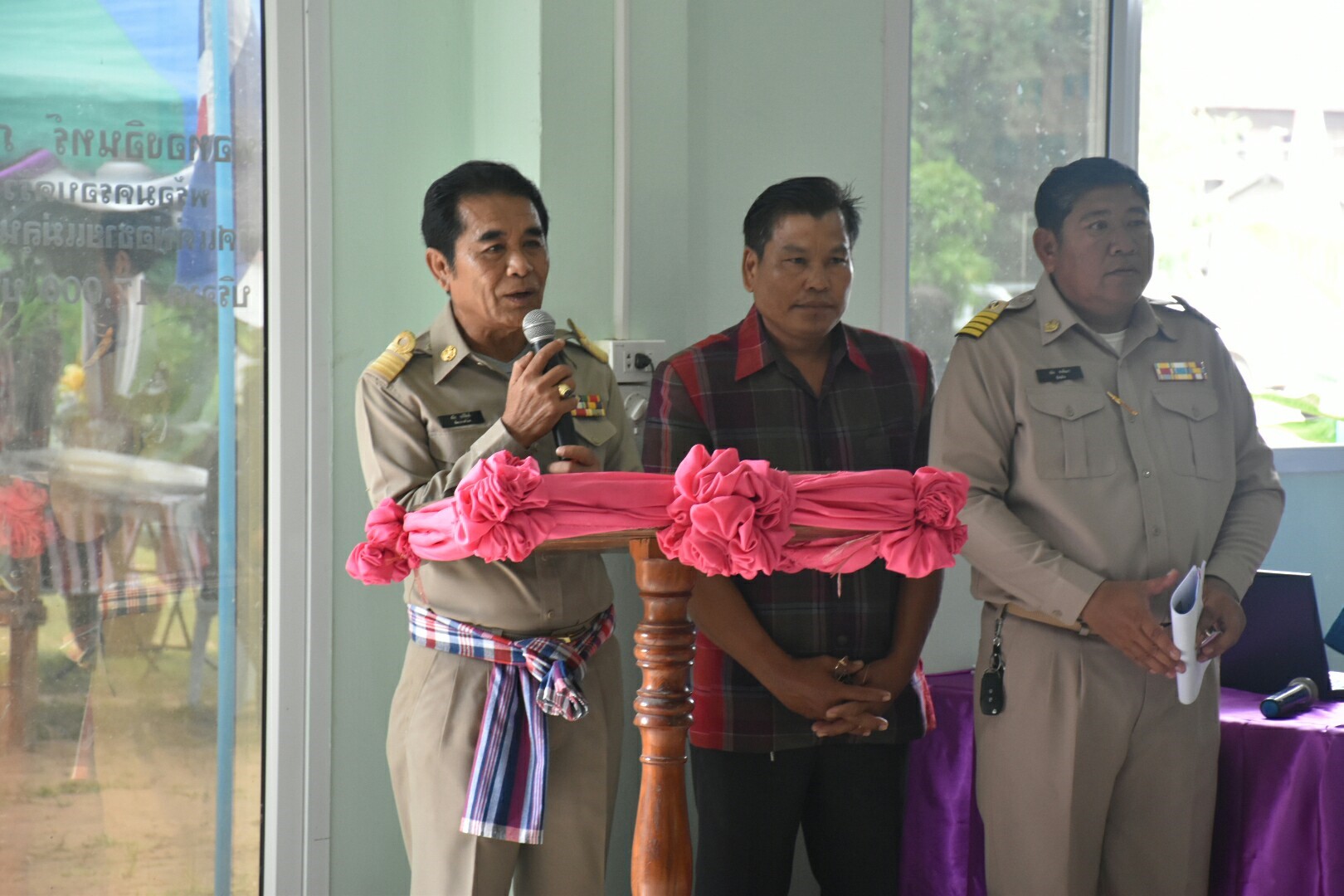 17 กรกฎาคม 2560 นางสาวศศิธร ปัญญาไว พัฒนาการจังหวัดมหาสารคาม  เป็นประธานคณะกรรมการประกวดหมู่บ้านเศรษฐกิจพอเพียงดีเด่น ปี 2560  ตามโครงการมหาสารคามน้อมนำปรัชญาเศรษฐกิจพอเพียง  เพื่อพัฒนาคุณภาพในชุมชน ณ บ้านโคกเสือเฒ่า หมู่ที่ 7  ตำบลหนองม่วง อำเภอบรบือ จังหวัดมหาสารคาม