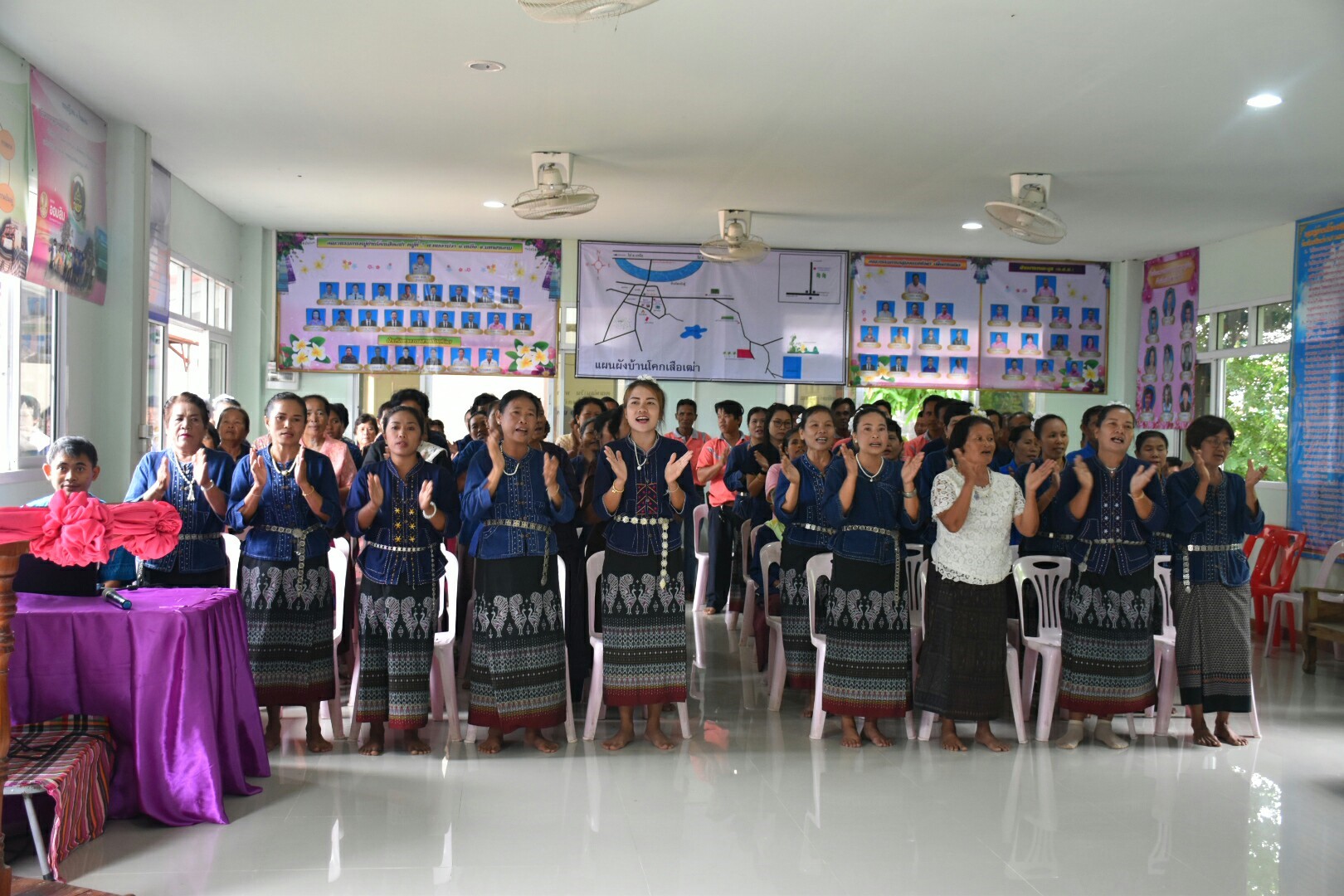 17 กรกฎาคม 2560 นางสาวศศิธร ปัญญาไว พัฒนาการจังหวัดมหาสารคาม  เป็นประธานคณะกรรมการประกวดหมู่บ้านเศรษฐกิจพอเพียงดีเด่น ปี 2560  ตามโครงการมหาสารคามน้อมนำปรัชญาเศรษฐกิจพอเพียง  เพื่อพัฒนาคุณภาพในชุมชน ณ บ้านโคกเสือเฒ่า หมู่ที่ 7  ตำบลหนองม่วง อำเภอบรบือ จังหวัดมหาสารคาม
