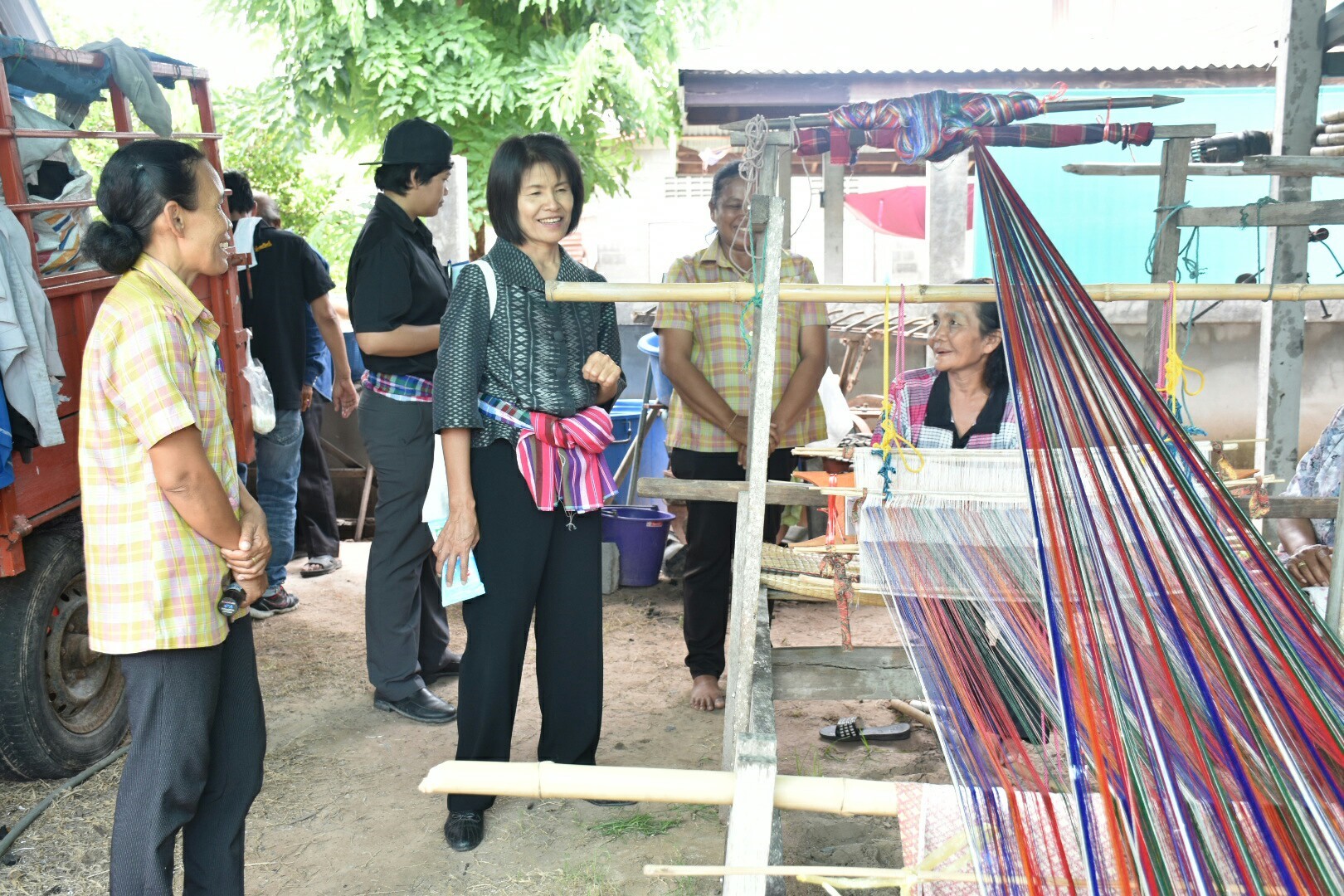 18 กรกฎาคม 2560 คณะกรรมการประกวดหมู่บ้านเศรษฐกิจพอเพียงดีเด่น ปี 2560  ตามโครงการมหาสารคามน้อมนำปรัชญาเศรษฐกิจพอเพียง  เพื่อพัฒนาคุณภาพในชุมชน ณ บ้านดอนไผ่งาม หมู่ที่ 8  ตำบลเม็กดำ อำเภอพยัคฆภูมิพิสัย จังหวัดมหาสารคาม  Copy