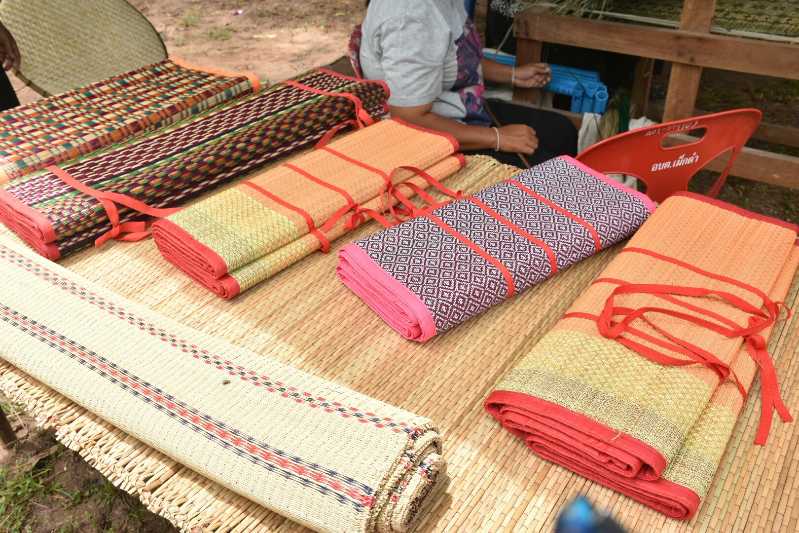 18 กรกฎาคม 2560 คณะกรรมการประกวดหมู่บ้านเศรษฐกิจพอเพียงดีเด่น ปี 2560  ตามโครงการมหาสารคามน้อมนำปรัชญาเศรษฐกิจพอเพียง  เพื่อพัฒนาคุณภาพในชุมชน ณ บ้านดอนไผ่งาม หมู่ที่ 8  ตำบลเม็กดำ อำเภอพยัคฆภูมิพิสัย จังหวัดมหาสารคาม  Copy