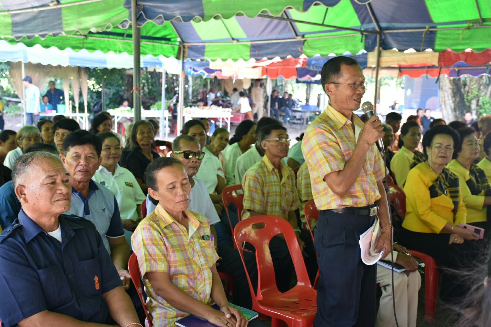 18 กรกฎาคม 2560 คณะกรรมการประกวดหมู่บ้านเศรษฐกิจพอเพียงดีเด่น ปี 2560  ตามโครงการมหาสารคามน้อมนำปรัชญาเศรษฐกิจพอเพียง  เพื่อพัฒนาคุณภาพในชุมชน ณ บ้านดอนไผ่งาม หมู่ที่ 8  ตำบลเม็กดำ อำเภอพยัคฆภูมิพิสัย จังหวัดมหาสารคาม  Copy