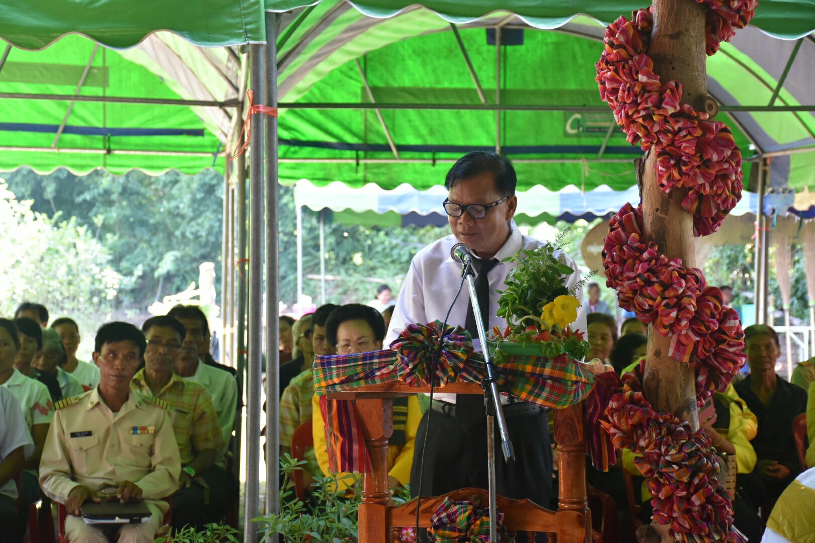 18 กรกฎาคม 2560 คณะกรรมการประกวดหมู่บ้านเศรษฐกิจพอเพียงดีเด่น ปี 2560  ตามโครงการมหาสารคามน้อมนำปรัชญาเศรษฐกิจพอเพียง  เพื่อพัฒนาคุณภาพในชุมชน ณ บ้านดอนไผ่งาม หมู่ที่ 8  ตำบลเม็กดำ อำเภอพยัคฆภูมิพิสัย จังหวัดมหาสารคาม  Copy