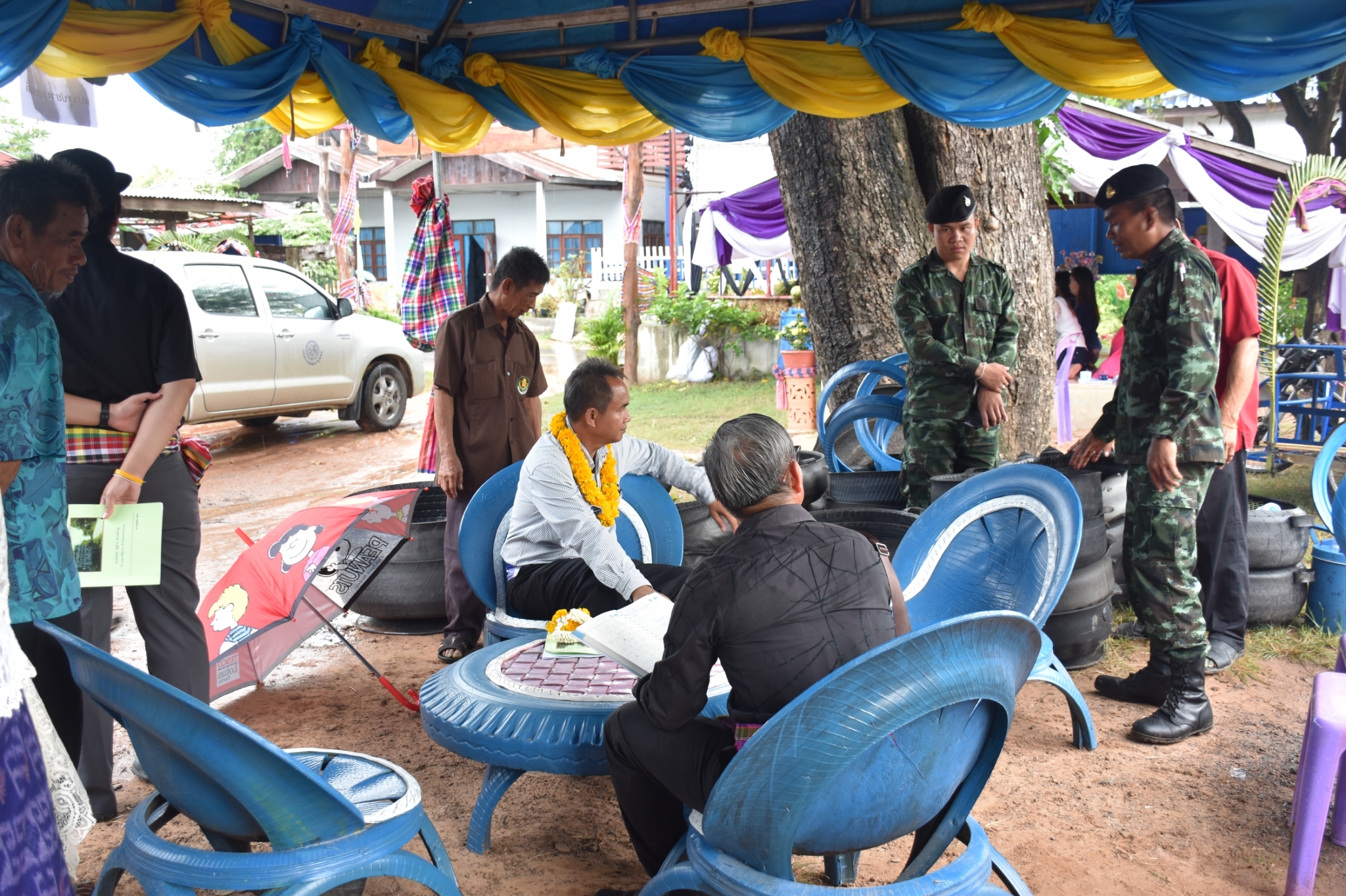 18 กรกฎาคม 2560 คณะกรรมการประกวดหมู่บ้านเศรษฐกิจพอเพียงดีเด่น ปี 2560  ตามโครงการมหาสารคามน้อมนำปรัชญาเศรษฐกิจพอเพียง  เพื่อพัฒนาคุณภาพในชุมชน ณ บ้านโนนรัง หมู่ที่ 2 ตำบลบ้านกู่  อำเภอยางสีสุราช จังหวัดมหาสารคาม