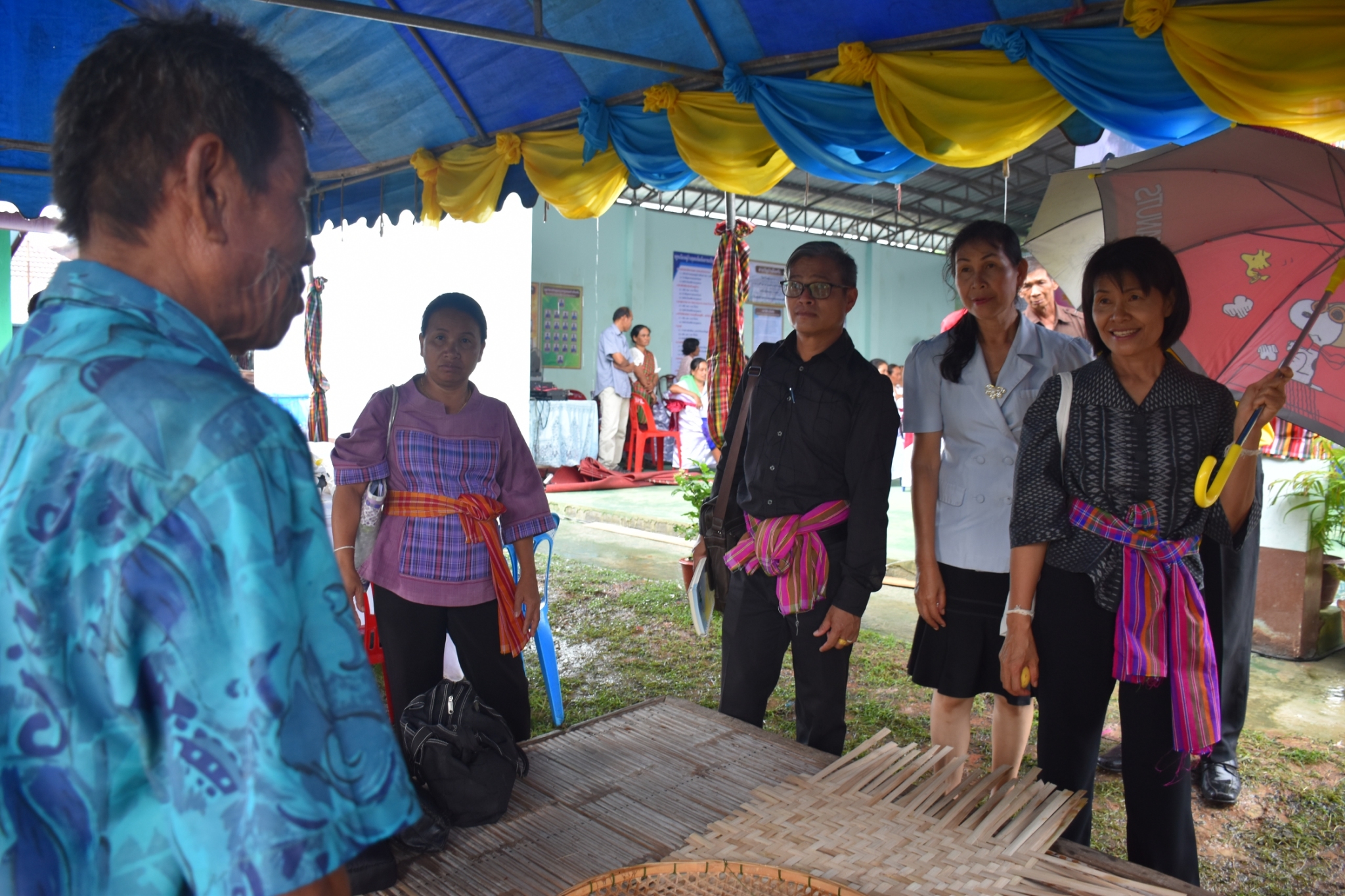 18 กรกฎาคม 2560 คณะกรรมการประกวดหมู่บ้านเศรษฐกิจพอเพียงดีเด่น ปี 2560  ตามโครงการมหาสารคามน้อมนำปรัชญาเศรษฐกิจพอเพียง  เพื่อพัฒนาคุณภาพในชุมชน ณ บ้านโนนรัง หมู่ที่ 2 ตำบลบ้านกู่  อำเภอยางสีสุราช จังหวัดมหาสารคาม