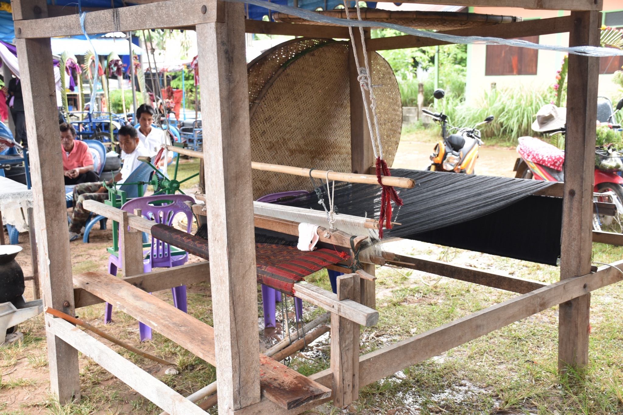 18 กรกฎาคม 2560 คณะกรรมการประกวดหมู่บ้านเศรษฐกิจพอเพียงดีเด่น ปี 2560  ตามโครงการมหาสารคามน้อมนำปรัชญาเศรษฐกิจพอเพียง  เพื่อพัฒนาคุณภาพในชุมชน ณ บ้านโนนรัง หมู่ที่ 2 ตำบลบ้านกู่  อำเภอยางสีสุราช จังหวัดมหาสารคาม