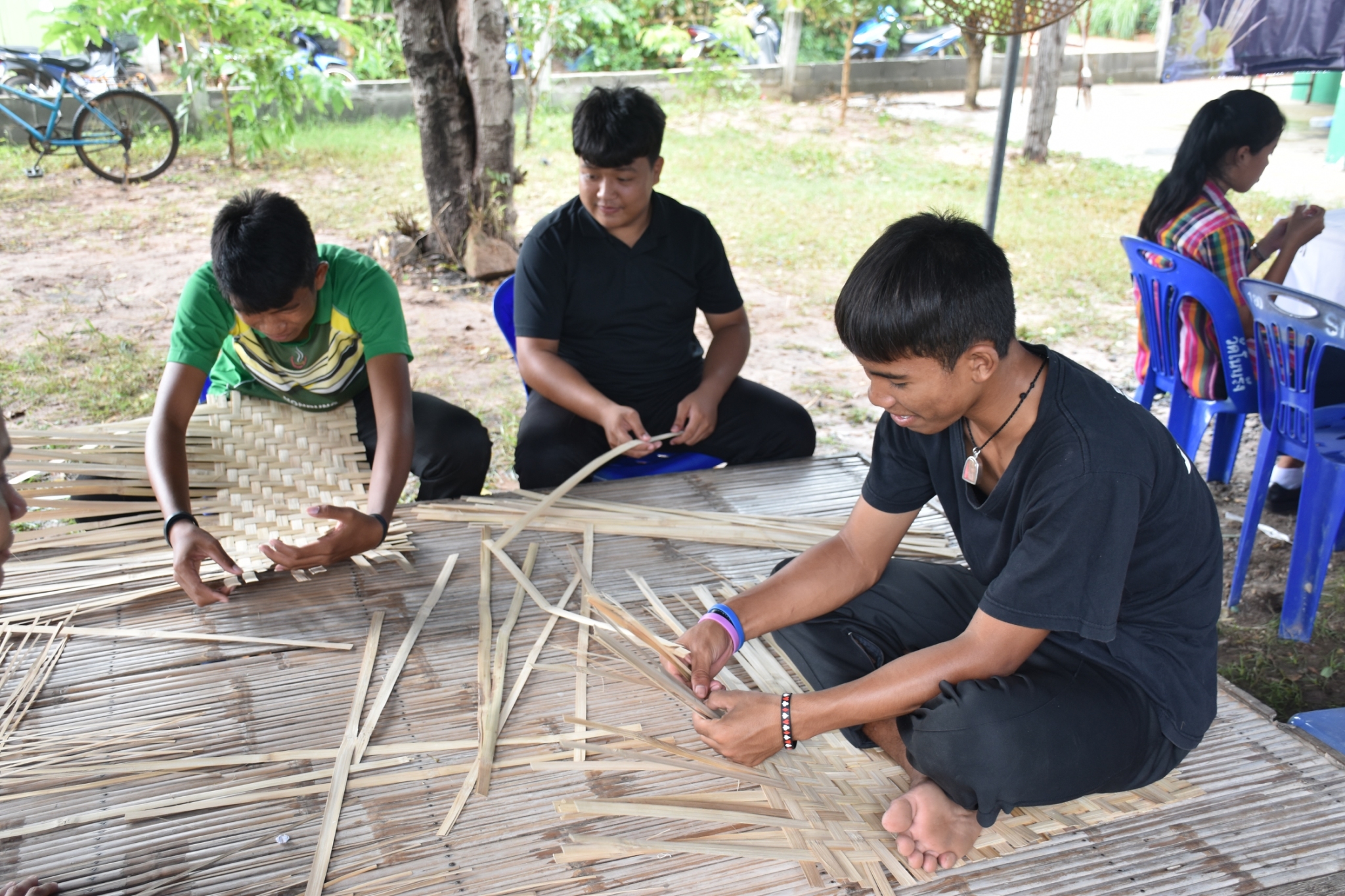 18 กรกฎาคม 2560 คณะกรรมการประกวดหมู่บ้านเศรษฐกิจพอเพียงดีเด่น ปี 2560  ตามโครงการมหาสารคามน้อมนำปรัชญาเศรษฐกิจพอเพียง  เพื่อพัฒนาคุณภาพในชุมชน ณ บ้านโนนรัง หมู่ที่ 2 ตำบลบ้านกู่  อำเภอยางสีสุราช จังหวัดมหาสารคาม