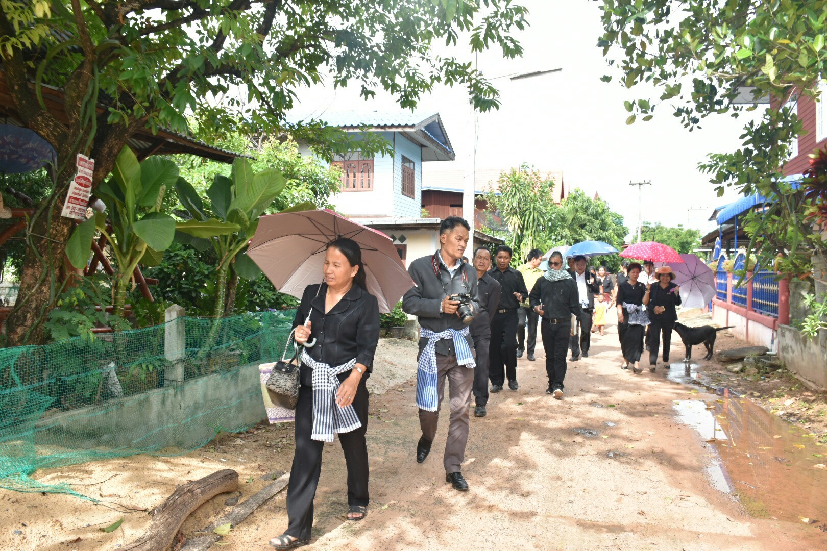 19 กรกฎาคม 2560 นางสาวศศิธร ปัญญาไว พัฒนาการจังหวัดมหาสารคาม  เป็นประธานคณะกรรมการประกวดหมู่บ้านเศรษฐกิจพอเพียงดีเด่น ปี 2560  ตามโครงการมหาสารคามน้อมนำปรัชญาเศรษฐกิจพอเพียง  เพื่อพัฒนาคุณภาพในชุมชน บ้านหนองโง้ง หมู่ที่ 10 ตำบลบ้านหวาย  อำเภอวาปีปทุม จังหวัดมหาสารคาม  Copy