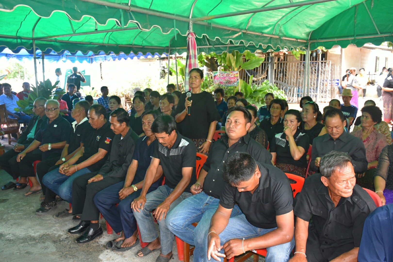 19 กรกฎาคม 2560 นางสาวศศิธร ปัญญาไว พัฒนาการจังหวัดมหาสารคาม  เป็นประธานคณะกรรมการประกวดหมู่บ้านเศรษฐกิจพอเพียงดีเด่น ปี 2560  ตามโครงการมหาสารคามน้อมนำปรัชญาเศรษฐกิจพอเพียง  เพื่อพัฒนาคุณภาพในชุมชน บ้านหนองโง้ง หมู่ที่ 10 ตำบลบ้านหวาย  อำเภอวาปีปทุม จังหวัดมหาสารคาม  Copy