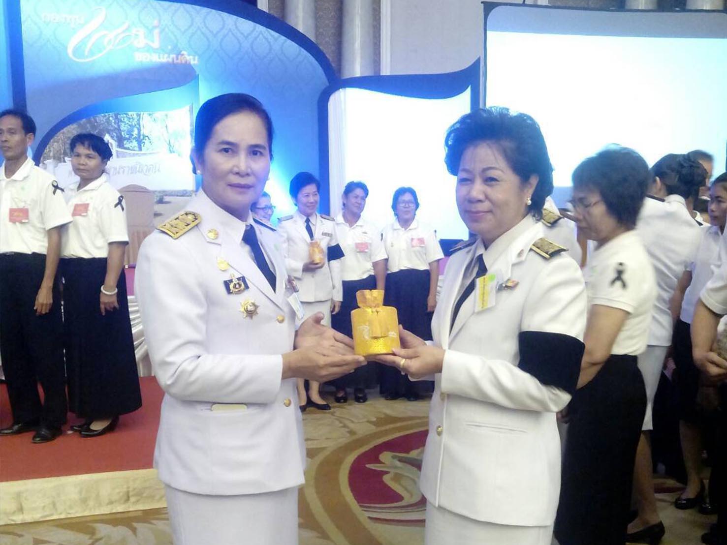 14 สิงหาคม 2560  กองทุนแม่ของแผ่นดิน จังหวัดมหาสารคาม ปี 2560 จำนวน 13 กองทุน  ร่วมรับมอบเงินพระราชทานขวัญถุงกองทุนแม่ของแผ่นดิน ณ อิมแพ็คเมองทองธานี