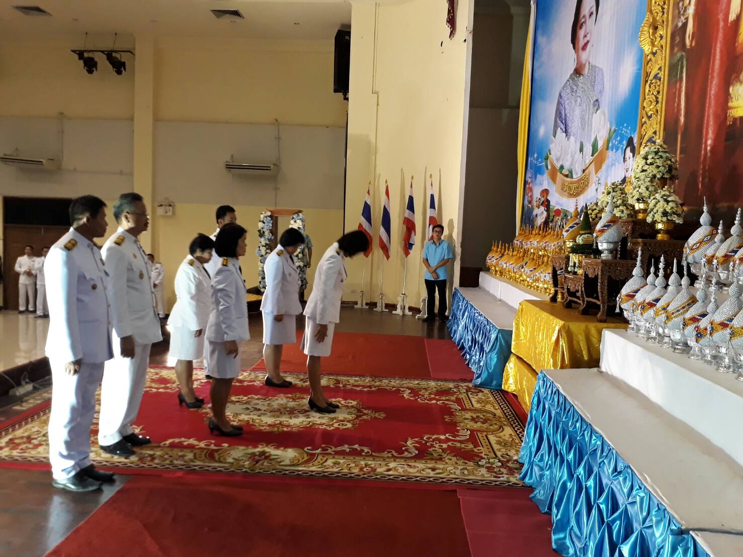 12 สิงหาคม 2560  สำนักงานพัฒนาชุมชนจังหวัดมหาสารคาม ร่วมพิธีถวายเครื่องราชสักการะถวายพระพรชัยมงคลสมเด็จพระนางเจ้าสิริกิติ์ พระบรมราชินีนาถ ในรัชการที่ 9  เนื่องในโอกาสวันเฉลิมพระชนมพรรษา 85 พรรษา  Copy
