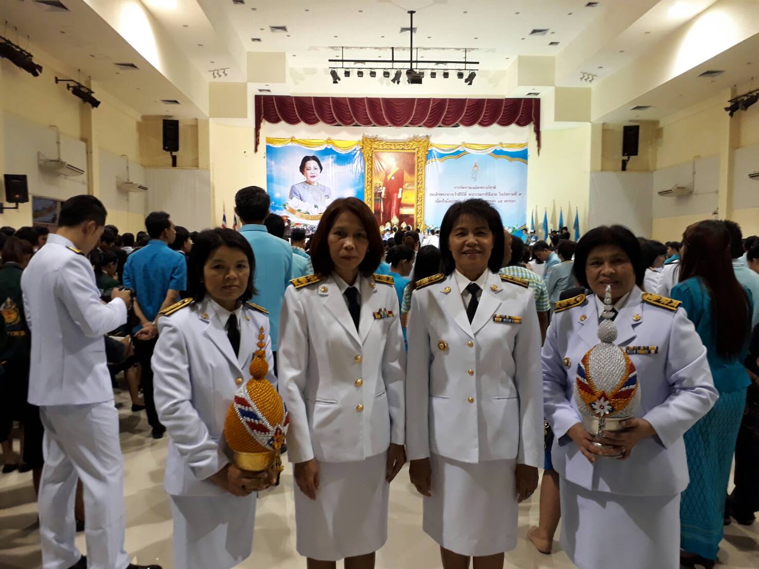 12 สิงหาคม 2560  สำนักงานพัฒนาชุมชนจังหวัดมหาสารคาม ร่วมพิธีถวายเครื่องราชสักการะถวายพระพรชัยมงคลสมเด็จพระนางเจ้าสิริกิติ์ พระบรมราชินีนาถ ในรัชการที่ 9  เนื่องในโอกาสวันเฉลิมพระชนมพรรษา 85 พรรษา  Copy