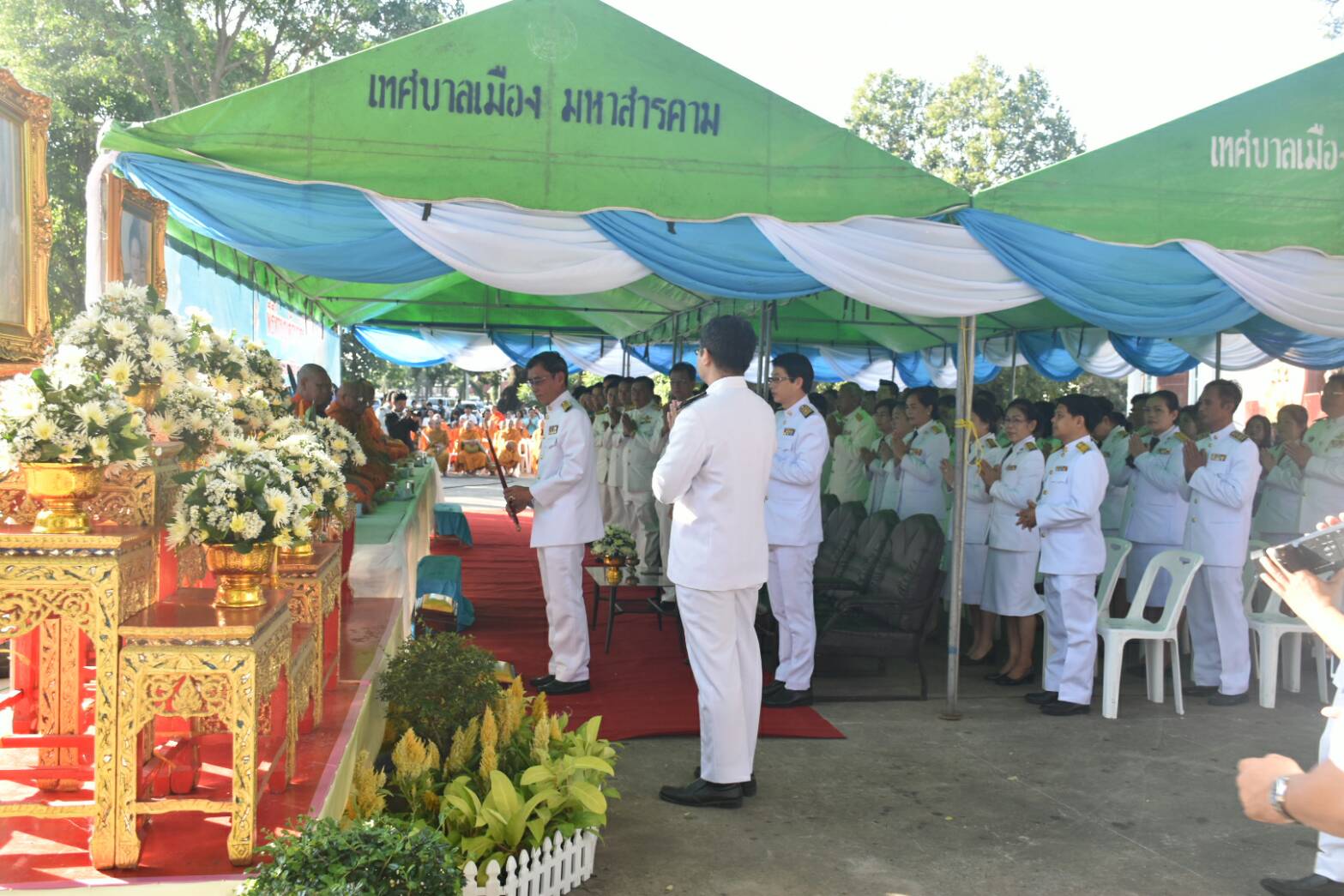 12 สิงหาคม 2560  นายเสนห์ นนทะโชติ ผู้ว่าราชการจังหวัดมหาสารคาม  เป็นประธานพิธีทำบุญตักบาตรการจัดงานเฉลิมพระเกียรติสมเด็จพระนางเจ้าสิริกิติ์ พระบรมราชินีนาถ ในรัชการที่ 9  เนื่องในโอกาสวันเฉลิมพระชนมพรรษา 85 พรรษา