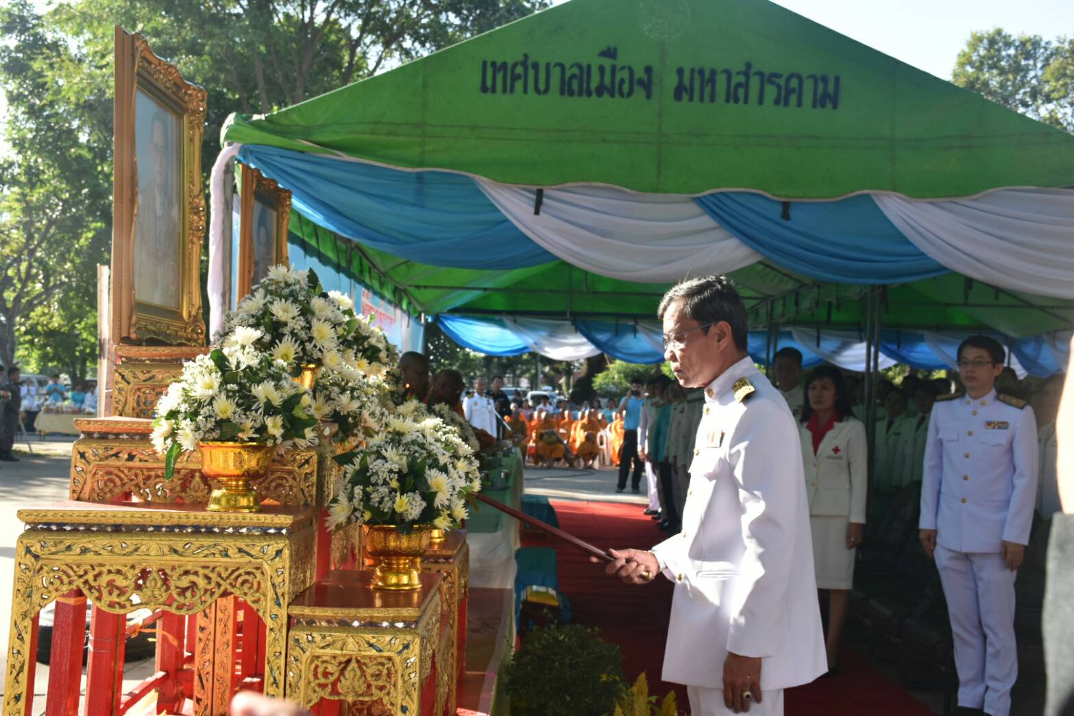 12 สิงหาคม 2560  นายเสนห์ นนทะโชติ ผู้ว่าราชการจังหวัดมหาสารคาม  เป็นประธานพิธีทำบุญตักบาตรการจัดงานเฉลิมพระเกียรติสมเด็จพระนางเจ้าสิริกิติ์ พระบรมราชินีนาถ ในรัชการที่ 9  เนื่องในโอกาสวันเฉลิมพระชนมพรรษา 85 พรรษา