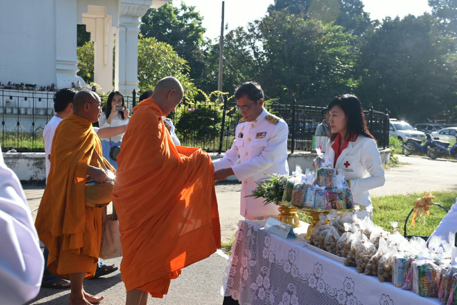 12 สิงหาคม 2560  นายเสนห์ นนทะโชติ ผู้ว่าราชการจังหวัดมหาสารคาม  เป็นประธานพิธีทำบุญตักบาตรการจัดงานเฉลิมพระเกียรติสมเด็จพระนางเจ้าสิริกิติ์ พระบรมราชินีนาถ ในรัชการที่ 9  เนื่องในโอกาสวันเฉลิมพระชนมพรรษา 85 พรรษา