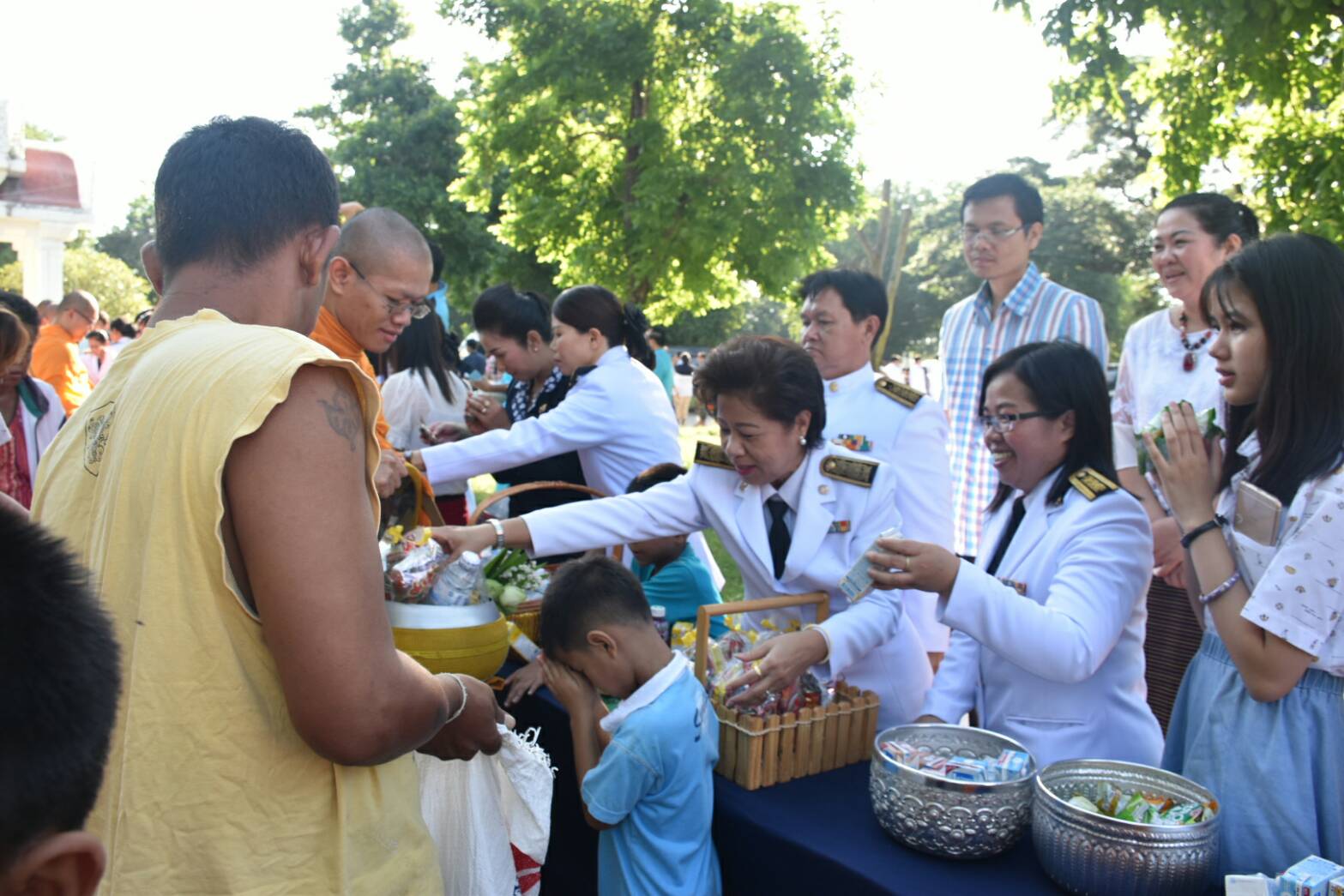 12 สิงหาคม 2560  นายเสนห์ นนทะโชติ ผู้ว่าราชการจังหวัดมหาสารคาม  เป็นประธานพิธีทำบุญตักบาตรการจัดงานเฉลิมพระเกียรติสมเด็จพระนางเจ้าสิริกิติ์ พระบรมราชินีนาถ ในรัชการที่ 9  เนื่องในโอกาสวันเฉลิมพระชนมพรรษา 85 พรรษา