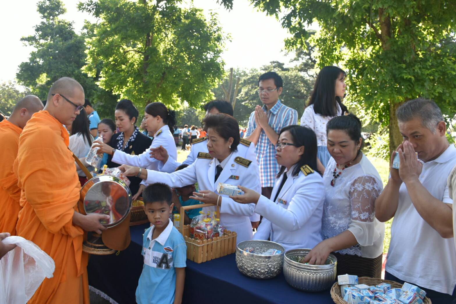 12 สิงหาคม 2560  นายเสนห์ นนทะโชติ ผู้ว่าราชการจังหวัดมหาสารคาม  เป็นประธานพิธีทำบุญตักบาตรการจัดงานเฉลิมพระเกียรติสมเด็จพระนางเจ้าสิริกิติ์ พระบรมราชินีนาถ ในรัชการที่ 9  เนื่องในโอกาสวันเฉลิมพระชนมพรรษา 85 พรรษา