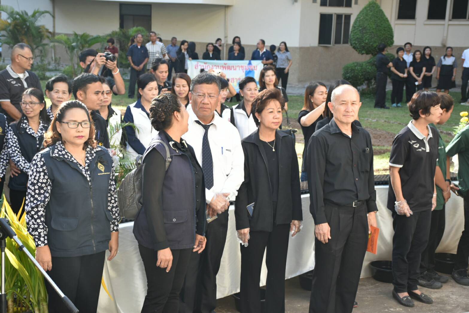 11 สิงหาคม 2560  นายเสนห์ นนทะโชติ ผู้ว่าราชการจังหวัดมหาสารคาม  เป็นประธานกิจกรรมวันปลูกดอกดาวเรืองและดอกไม้สีเหลือง ถวายอาลัยสำหรับประดับตกแต่งบริเวณพิธีถวายดอกไม้จันทน์ พระบาทสมเด็จพระปรมินทร มหาภูมิพลอดุยเดช บรมนาถบพิตร