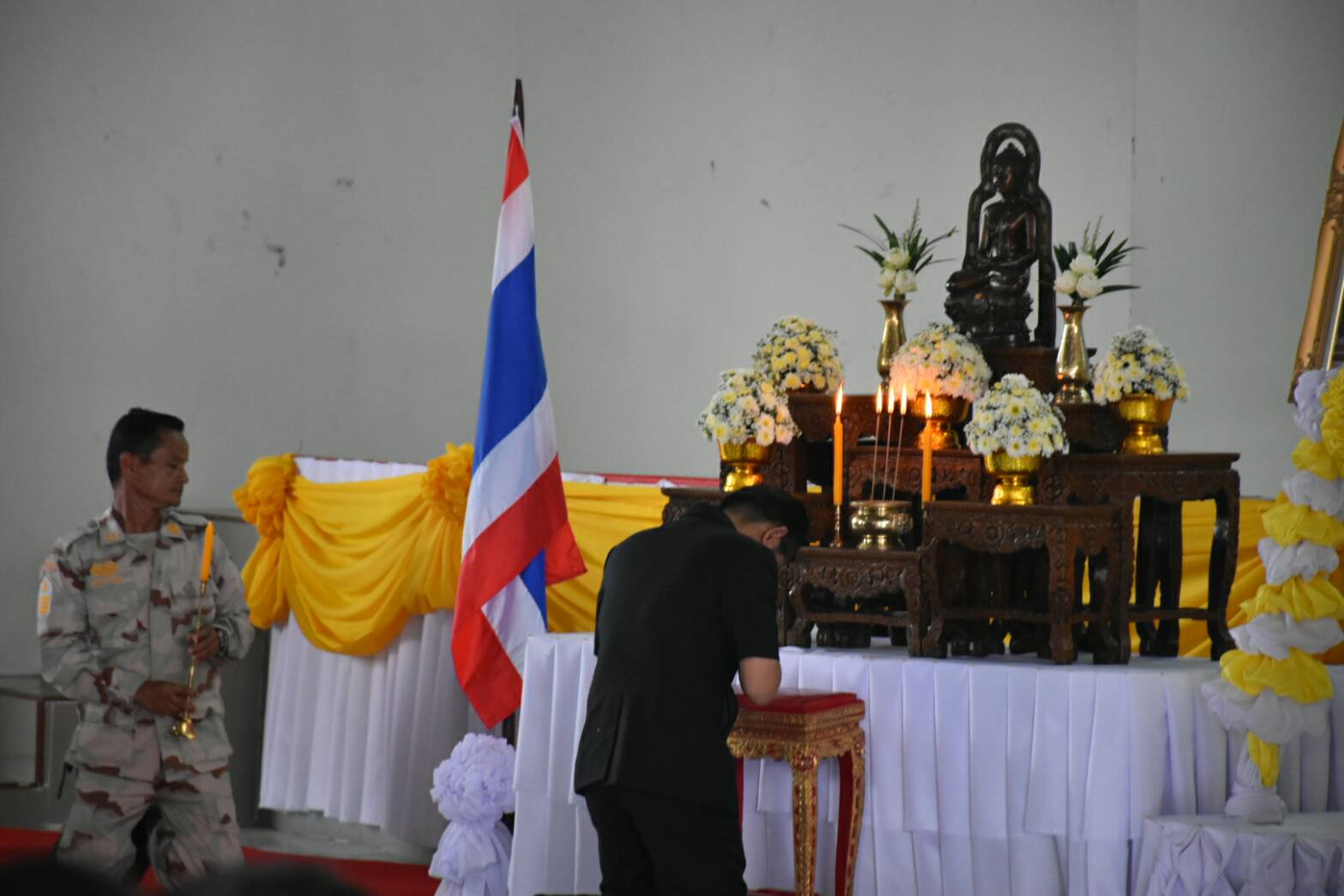 18 สิงหาคม 2560  ดร.มนัส โนนุช กรรมการและผู้อำนวยการสำนักนโยบายและแผนมูลนิธิมิราเคิล ออฟไลฟ์ฯ เป็นประธานในพิธีมอบสิ่งของพระราชทานตามโครงการ “หนึ่งใจ…ช่วยเหลือผู้ประสบภัย”