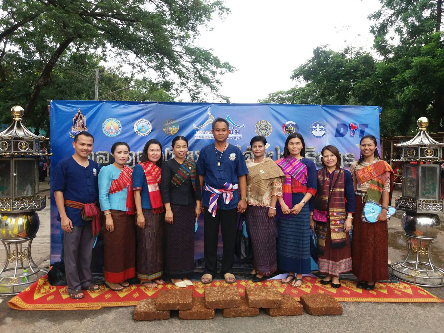 19 สิงหาคม 2560  สำนักงานพัฒนาชุมชนจังหวัดมหาสารคาม ร่วมพิธีเปิดงาน “ตลาดต้องชม พันปีจำปาศรีนคร” ณ บริเวณพระบรมธาตุนาดูน อำเภอนาดูน จังหวัดมหาสารคาม
