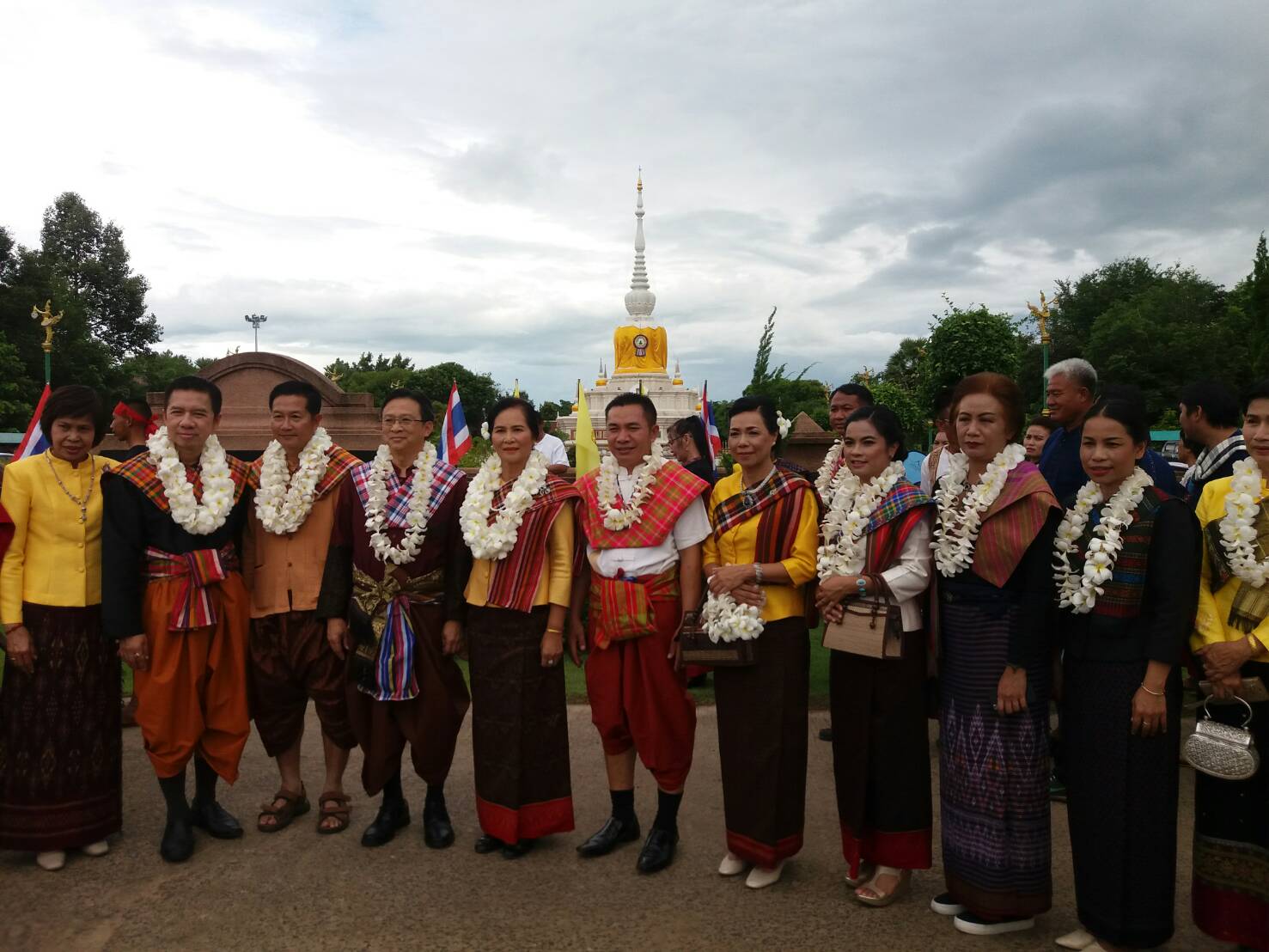 19 สิงหาคม 2560  สำนักงานพัฒนาชุมชนจังหวัดมหาสารคาม ร่วมพิธีเปิดงาน “ตลาดต้องชม พันปีจำปาศรีนคร” ณ บริเวณพระบรมธาตุนาดูน อำเภอนาดูน จังหวัดมหาสารคาม