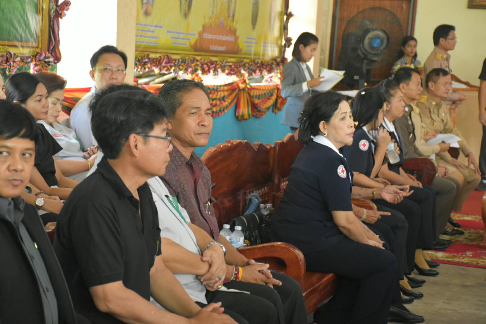 23 สิงหาคม 2560  นางไพเราะ รอยตระกูล รองผู้ว่าราชการจังหวัดมหาสารคามเป็นประธานโครงการปกป้องและเชิดชูสถาบันพระมหากษัตริย์  และหน่วยบำบัดทุกข์ บำรุงสุข สร้างรอยยิ้มให้ประชาชนจังหวัดมหาสารคาม  ประจำปีงบประมาณ 2560