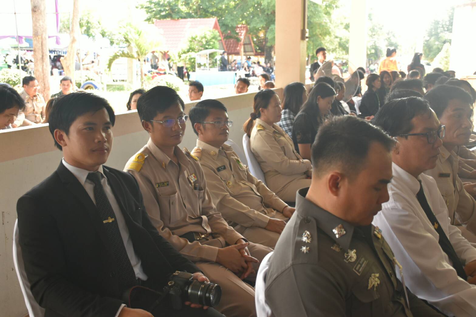 23 สิงหาคม 2560  นางไพเราะ รอยตระกูล รองผู้ว่าราชการจังหวัดมหาสารคามเป็นประธานโครงการปกป้องและเชิดชูสถาบันพระมหากษัตริย์  และหน่วยบำบัดทุกข์ บำรุงสุข สร้างรอยยิ้มให้ประชาชนจังหวัดมหาสารคาม  ประจำปีงบประมาณ 2560