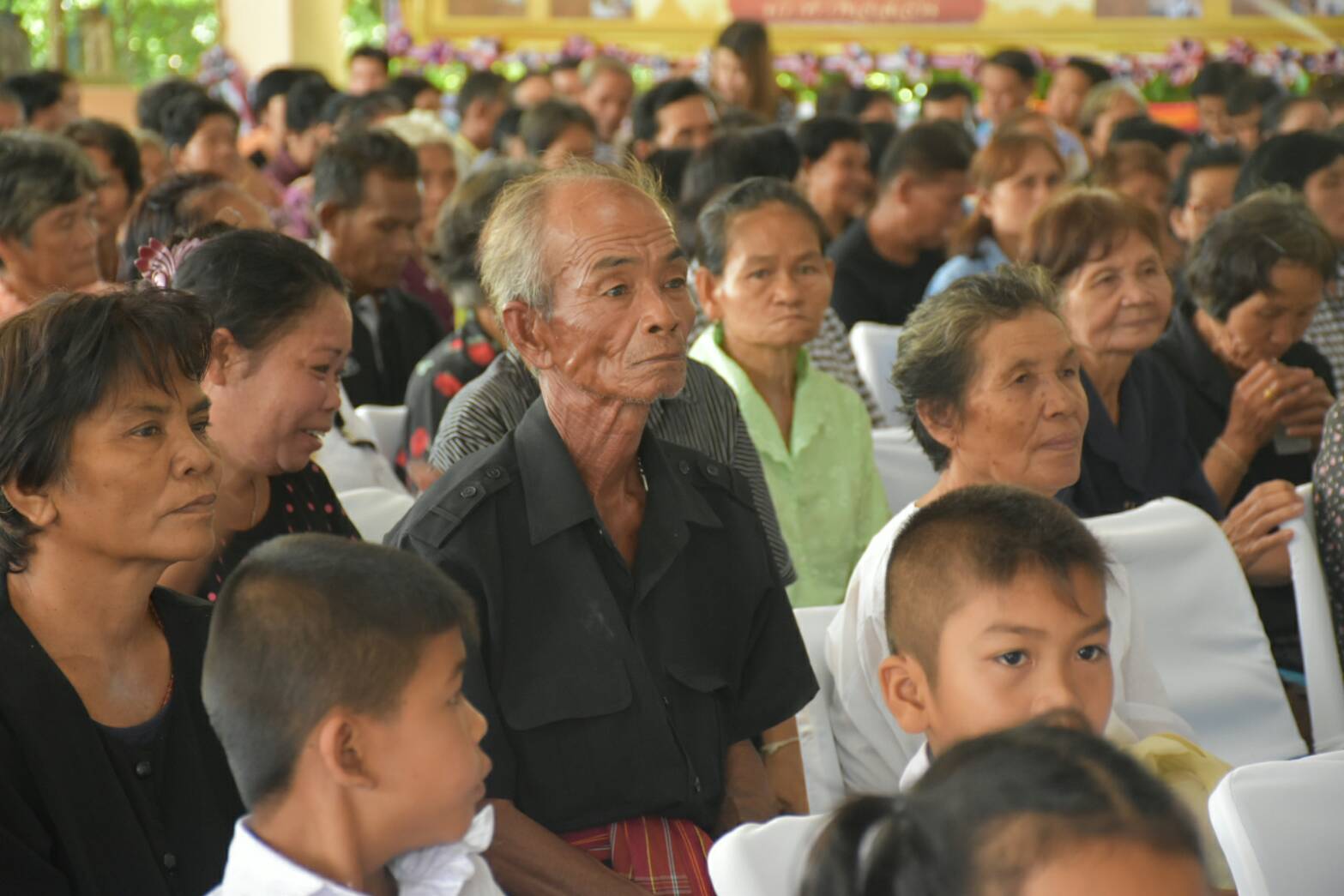 23 สิงหาคม 2560  นางไพเราะ รอยตระกูล รองผู้ว่าราชการจังหวัดมหาสารคามเป็นประธานโครงการปกป้องและเชิดชูสถาบันพระมหากษัตริย์  และหน่วยบำบัดทุกข์ บำรุงสุข สร้างรอยยิ้มให้ประชาชนจังหวัดมหาสารคาม  ประจำปีงบประมาณ 2560
