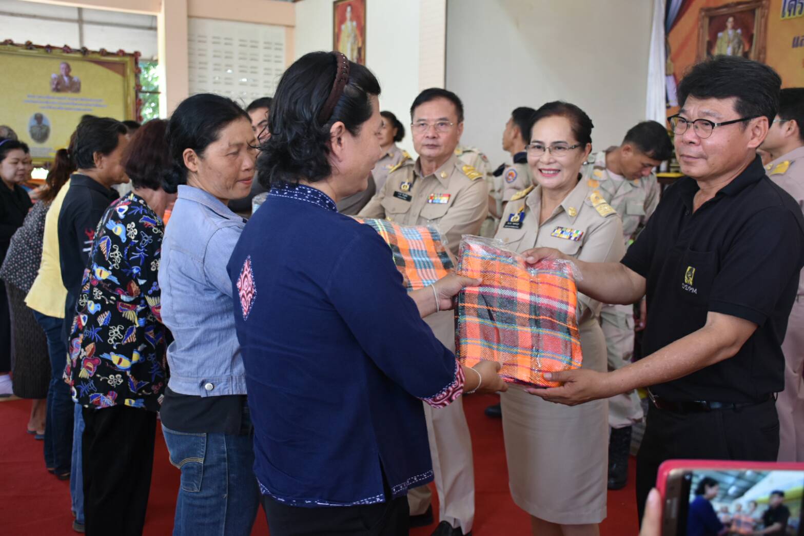 23 สิงหาคม 2560  นางไพเราะ รอยตระกูล รองผู้ว่าราชการจังหวัดมหาสารคามเป็นประธานโครงการปกป้องและเชิดชูสถาบันพระมหากษัตริย์  และหน่วยบำบัดทุกข์ บำรุงสุข สร้างรอยยิ้มให้ประชาชนจังหวัดมหาสารคาม  ประจำปีงบประมาณ 2560