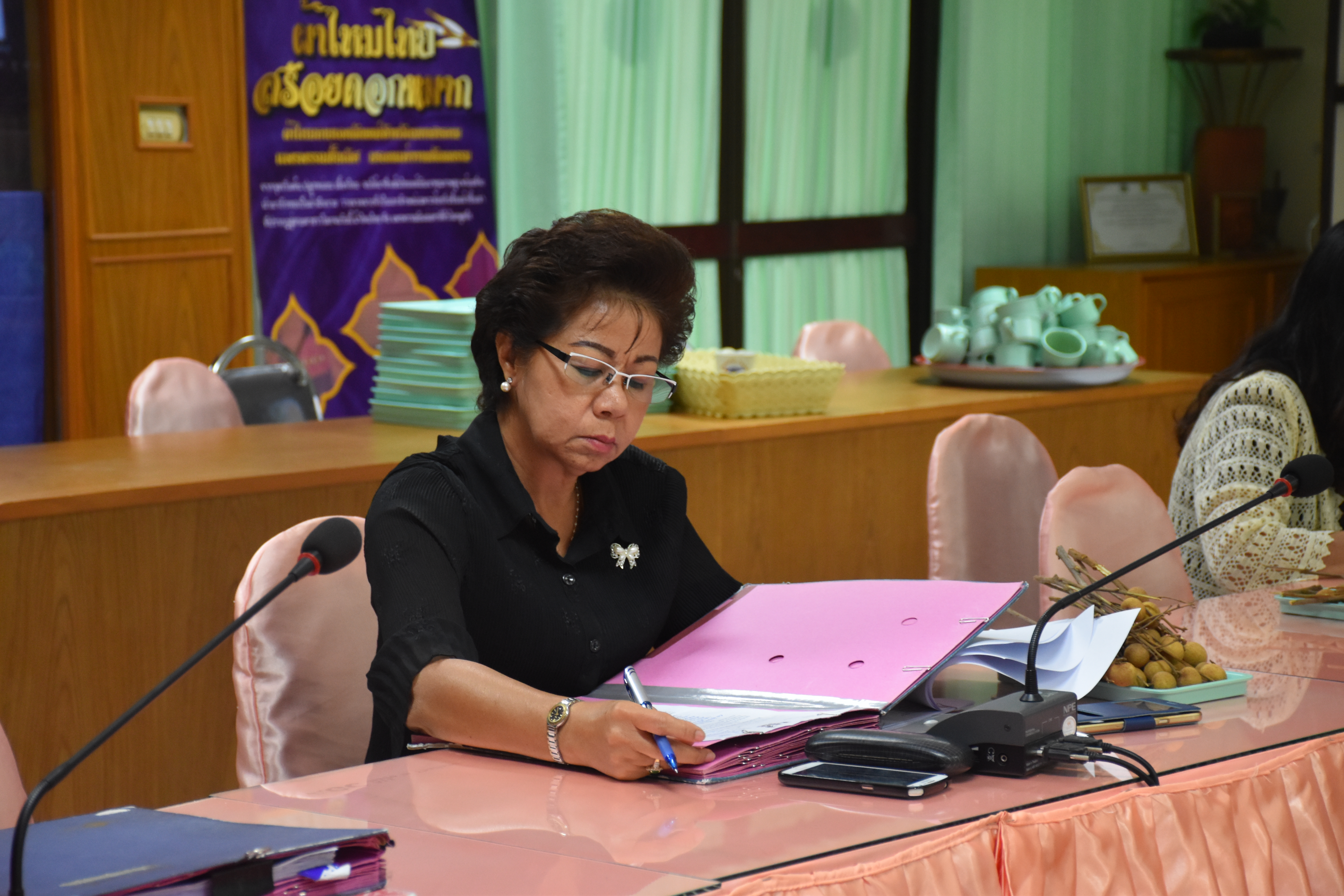 2 สิงหาคม 2560 พัฒนาการจังหวัดมหาสารคาม พร้อมด้วยหัวหน้ากลุ่มงานส่งเสริมฯ และเจ้าหน้าที่พัฒนาชุมชนจังหวัดมหาสารคาม ร่วมประชุมผ่านระบบ TV Conference กรมการพัฒนาชุมชน เพื่อรับฟังหลักเกณฑ์การใช้เครื่องหมายผลิตภัณฑ์ OTOP กรมการพัฒนาชุมชน