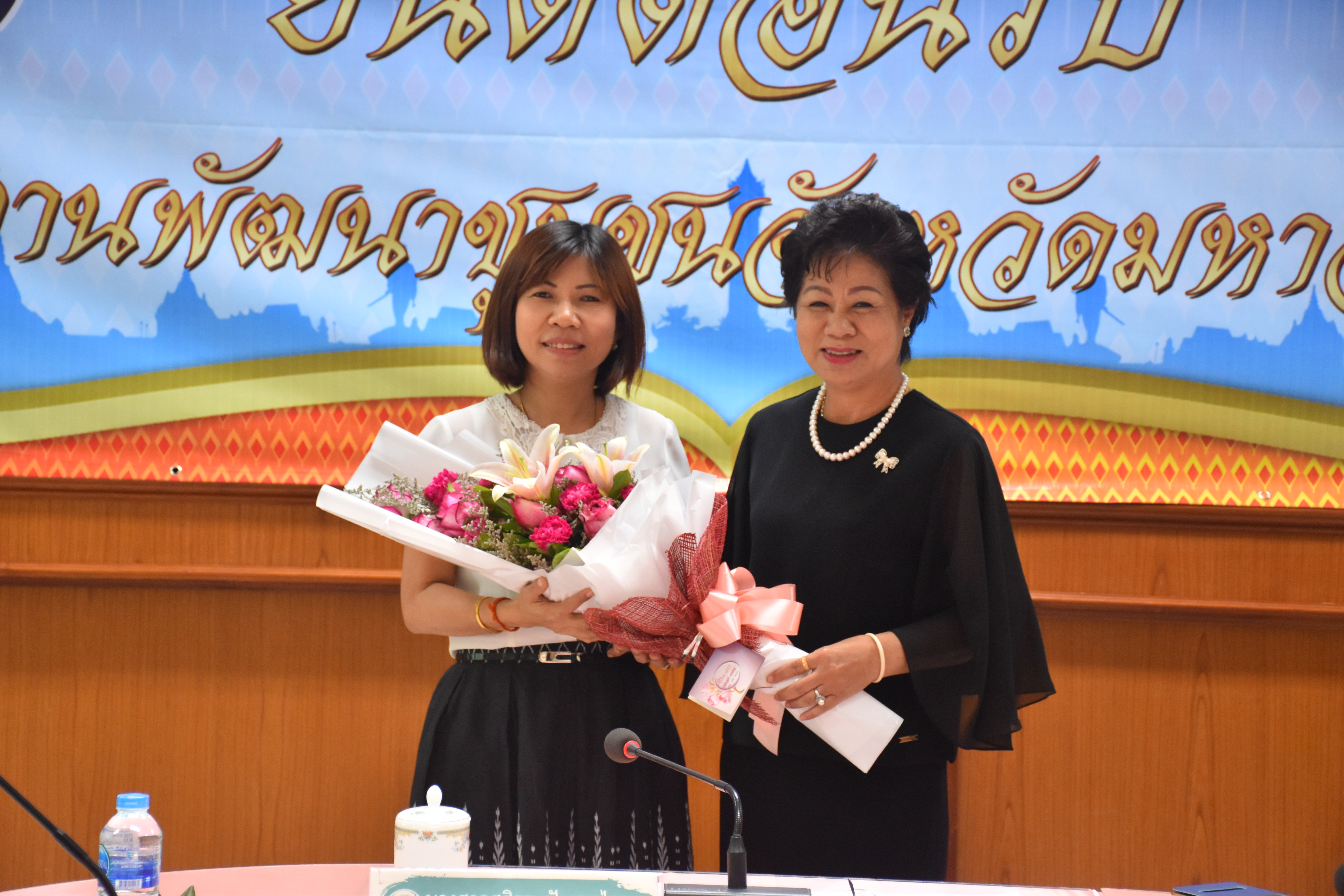 31 สิงหาคม 2560  นางสาวศศิธร ปัญญาไว พัฒนาการจังหวัดมหาสารคาม เป็นประธานการประชุมหัวหน้ากลุ่ม หัวหน้าฝ่าย พัฒนาการอำเภอ และนักวิชาการ ประจำเดือนสิงหาคม 2560