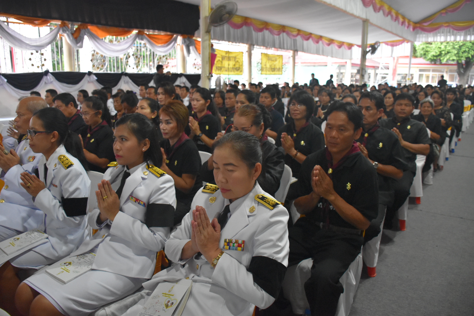 22 สิงหาคม 2560 หัวหน้ากลุ่มงานสารสนเทศฯ  ร่วมพิธีมหามงคลเจริญพระพุทธมนต์ถวายพระราชกุศล พระบาทสมเด็จพระปรมินทรมหาภูมิพลอดุลยเดช  บรมนาถบพิตร และถวายพระพรชัยมงคล สมเด็จพระนางเจ้าสิริกิติ์ พระบรมราชินีนาถในรัชกาลที่ 9  เนื่องในโอกาสวันเฉลิมพระชนมพรรษา 85 พรรษา
