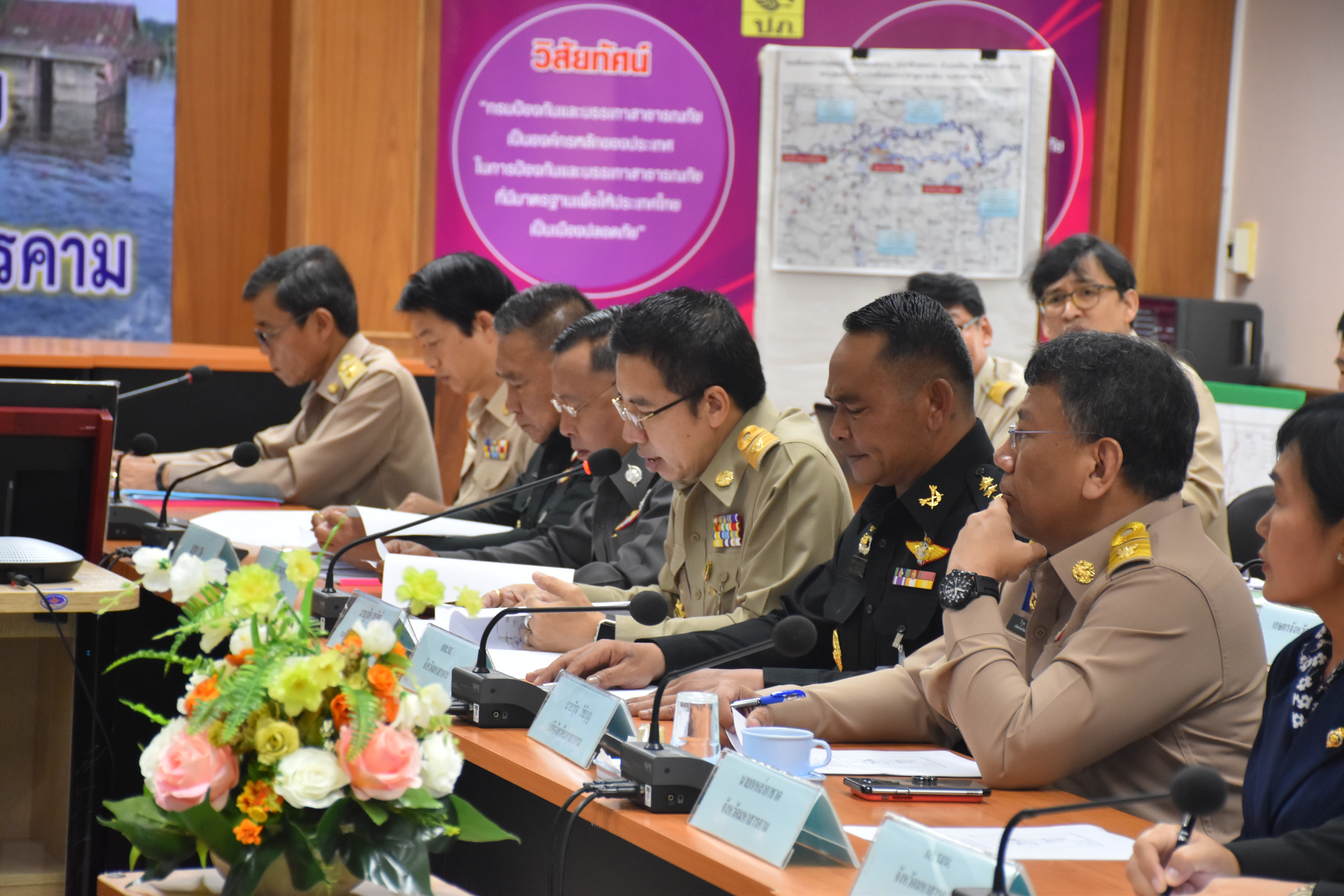 31 สิงหาคม 2560 พลเอกธีรชัย นาควานิช องคมนตรี เป็นประธานการประชุมติดตามความคืบหน้าในการแก้ไขสถานการณ์อุทกภัยในพื้นที่จังหวัดมหาสารคาม