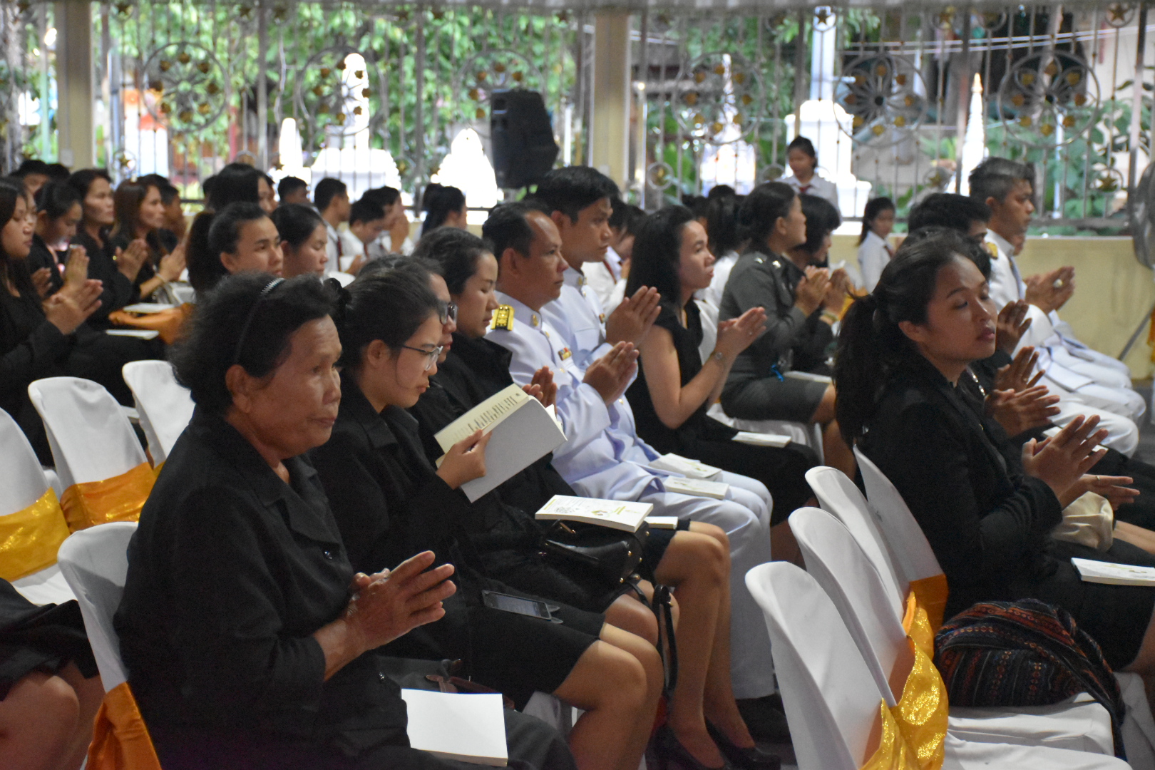 22 สิงหาคม 2560 หัวหน้ากลุ่มงานสารสนเทศฯ  ร่วมพิธีมหามงคลเจริญพระพุทธมนต์ถวายพระราชกุศล พระบาทสมเด็จพระปรมินทรมหาภูมิพลอดุลยเดช  บรมนาถบพิตร และถวายพระพรชัยมงคล สมเด็จพระนางเจ้าสิริกิติ์ พระบรมราชินีนาถในรัชกาลที่ 9  เนื่องในโอกาสวันเฉลิมพระชนมพรรษา 85 พรรษา