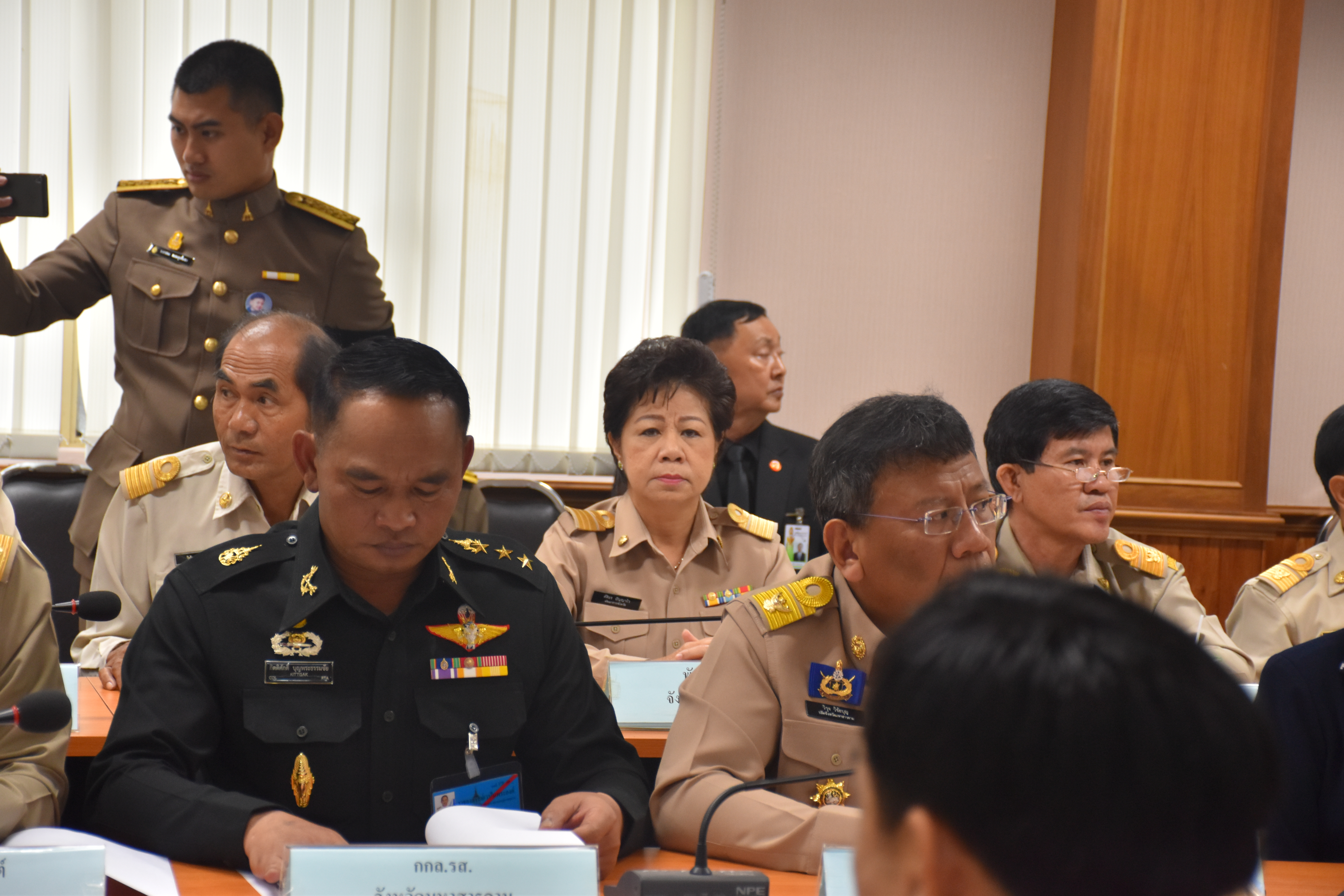 31 สิงหาคม 2560 พลเอกธีรชัย นาควานิช องคมนตรี เป็นประธานการประชุมติดตามความคืบหน้าในการแก้ไขสถานการณ์อุทกภัยในพื้นที่จังหวัดมหาสารคาม
