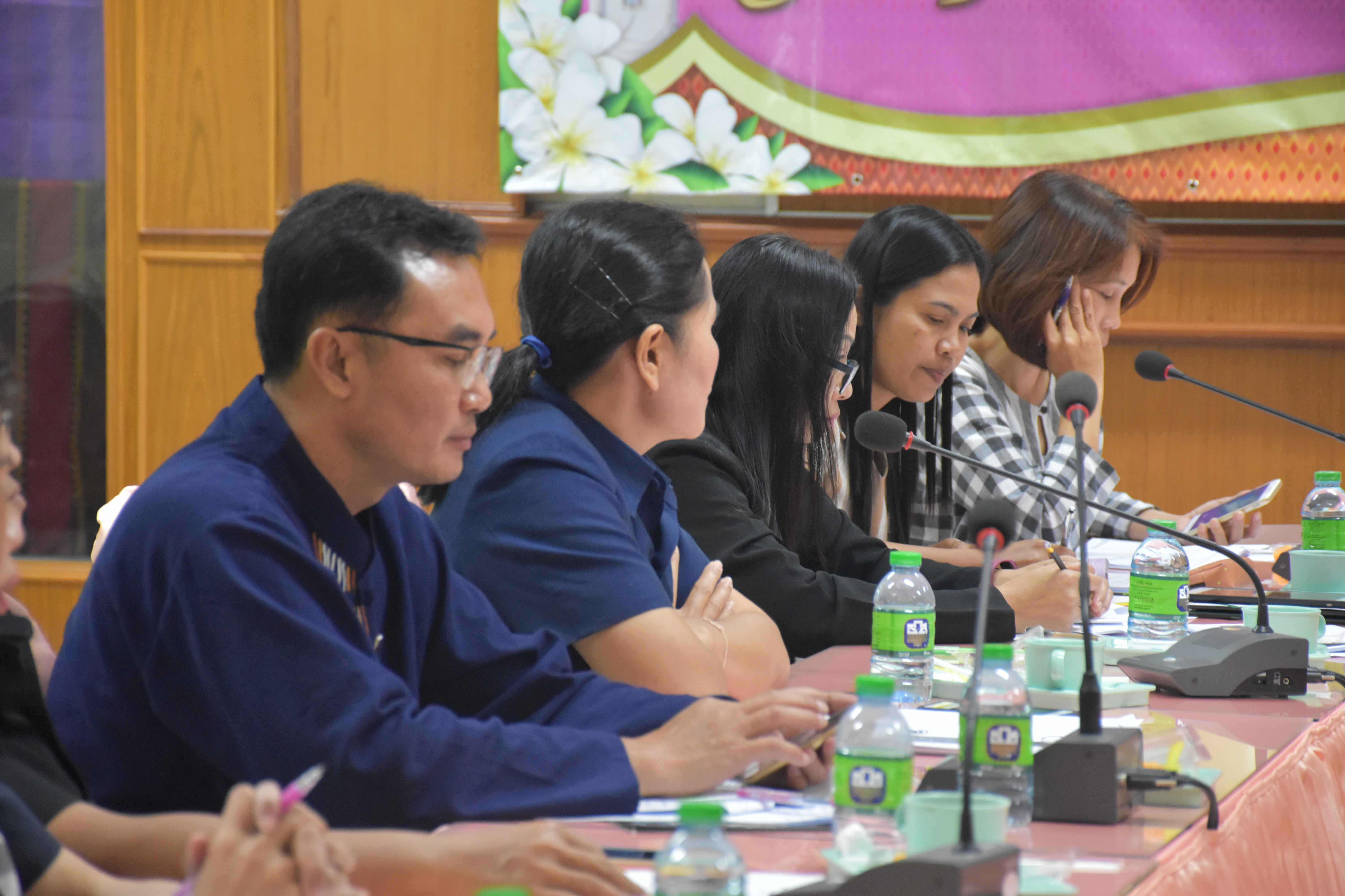 18 สิงหาคม 2560  นางสาวศศิธร ปัญญาไว พัฒนาการจังหวัดมหาสารคาม  เป็นประธานการประชุมหัวหน้ากลุ่ม หัวหน้าฝ่าย  และพัฒนาการอำเภอ ณ ห้อง 106/1 ศาลากลางจังหวัดมหาสารคาม