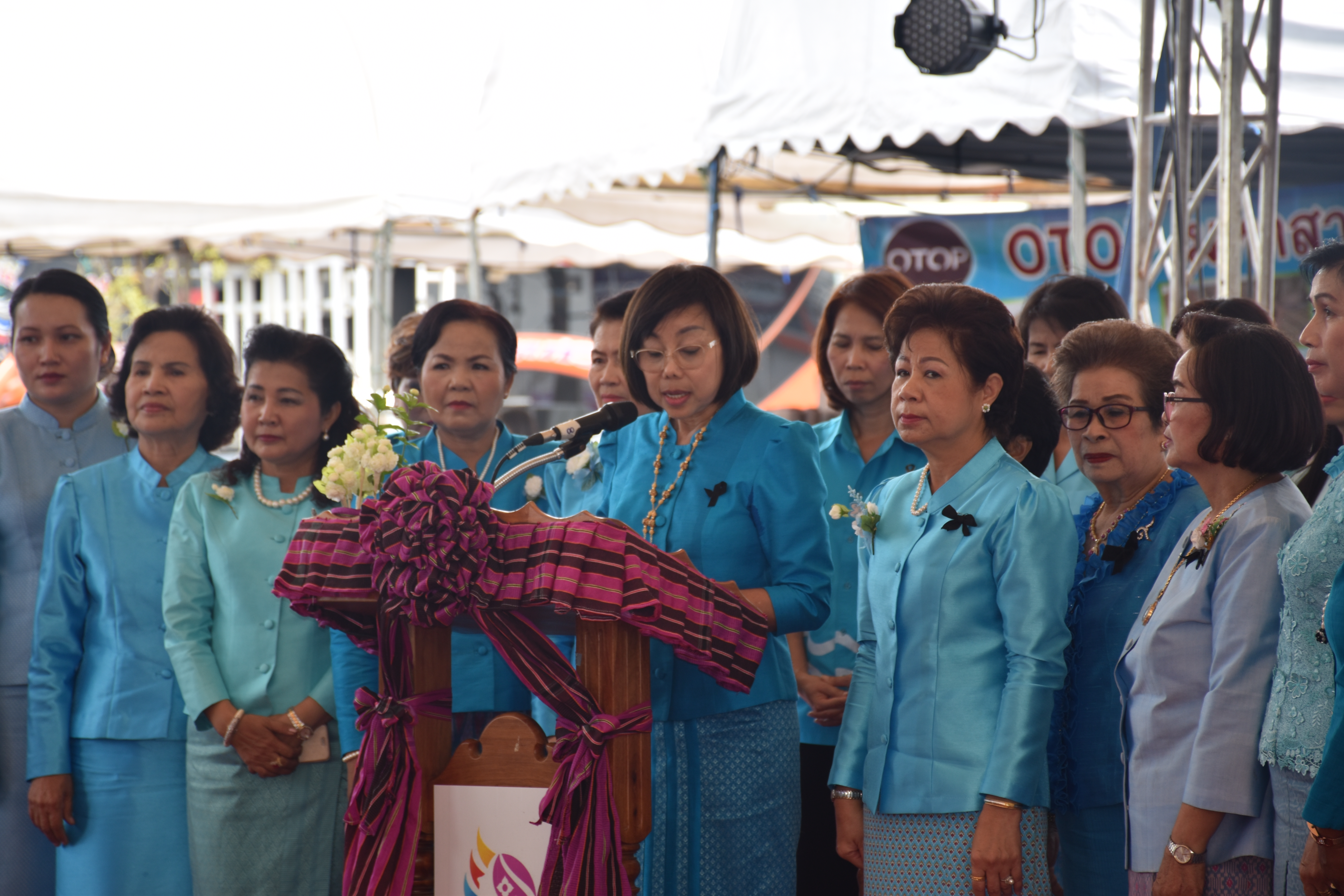 8 สิงหาคม 2560  สำนักงานพัฒนาชุมชนจังหวัดมหาสารคาม จัดกิจกรรม  “รวมพลังสตรี ทำความดีเพื่อแม่” เนื่องในวันแม่แห่งชาติ ปี 2560  ระหว่างวันที่ 7 – 9 สิงหาคม 2560