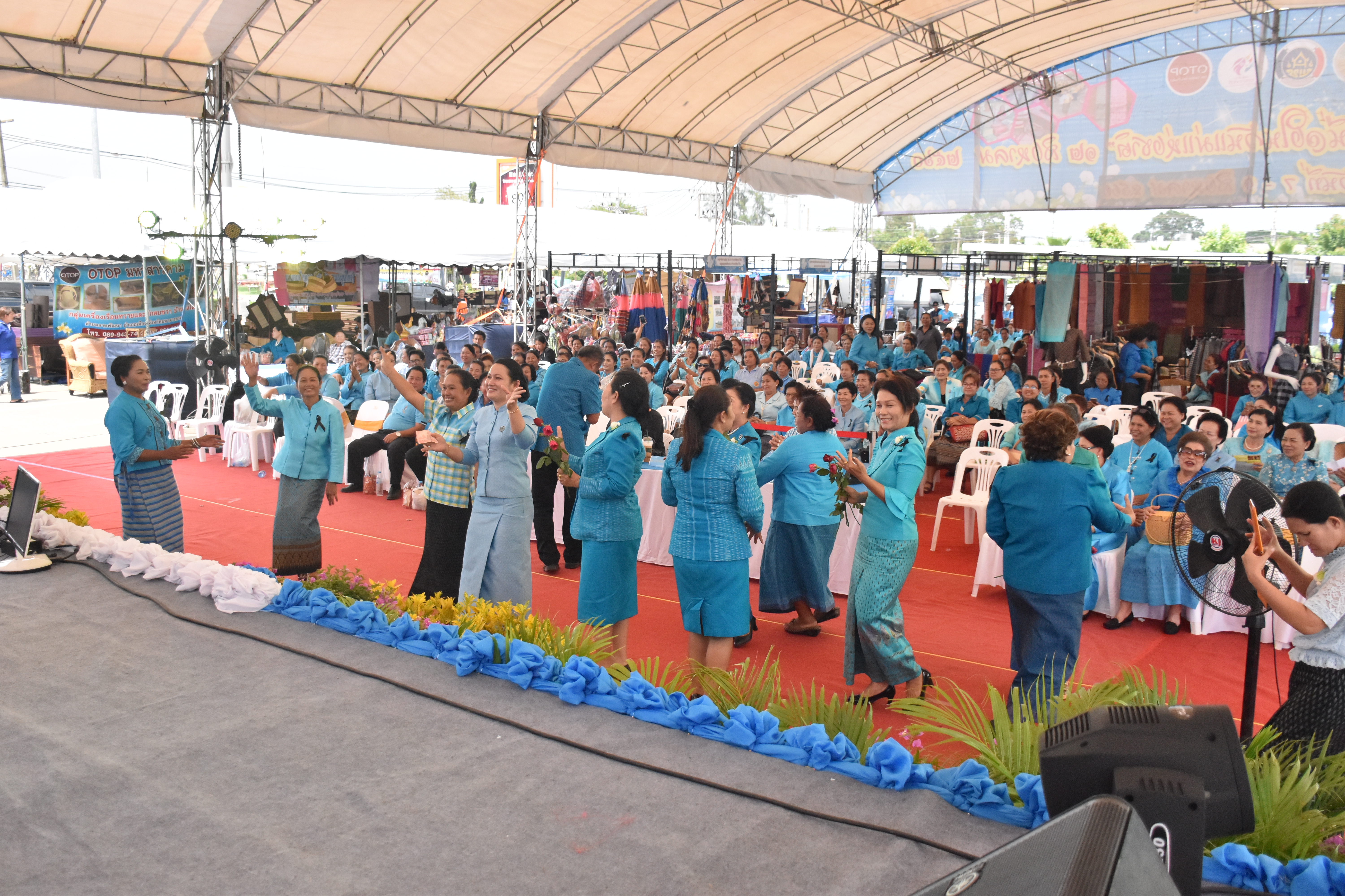 8 สิงหาคม 2560  สำนักงานพัฒนาชุมชนจังหวัดมหาสารคาม จัดกิจกรรม  “รวมพลังสตรี ทำความดีเพื่อแม่” เนื่องในวันแม่แห่งชาติ ปี 2560  ระหว่างวันที่ 7 – 9 สิงหาคม 2560