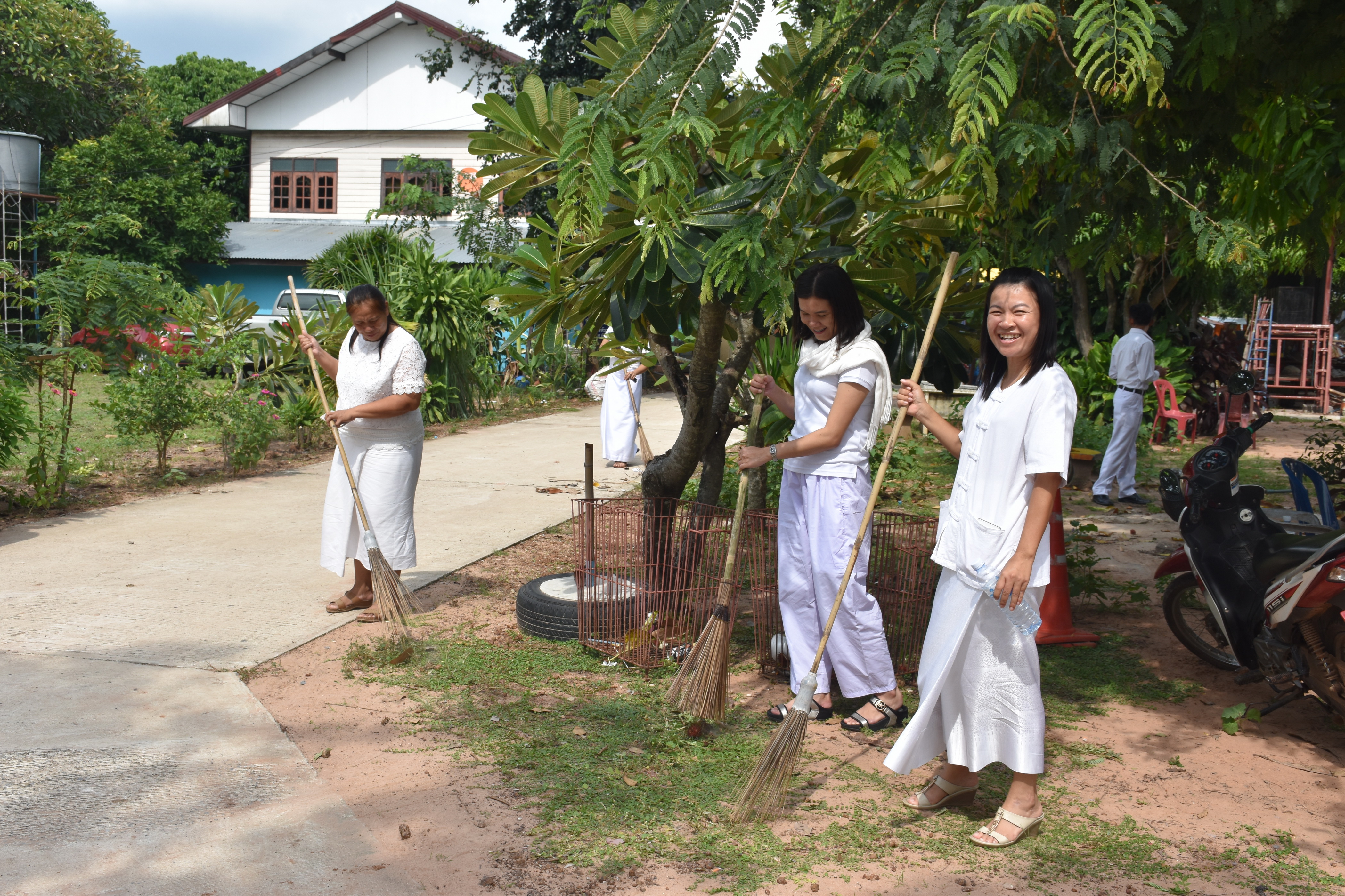 15 สิงหาคม 2560  สำนักงานพัฒนาชุมชนจังหวัดมหาสารคาม จัดกิจกรรมการเสริมสร้างคุณธรรมจริยธรรมข้าราชการและบุคลากรกรมการพัฒนาชุมชน