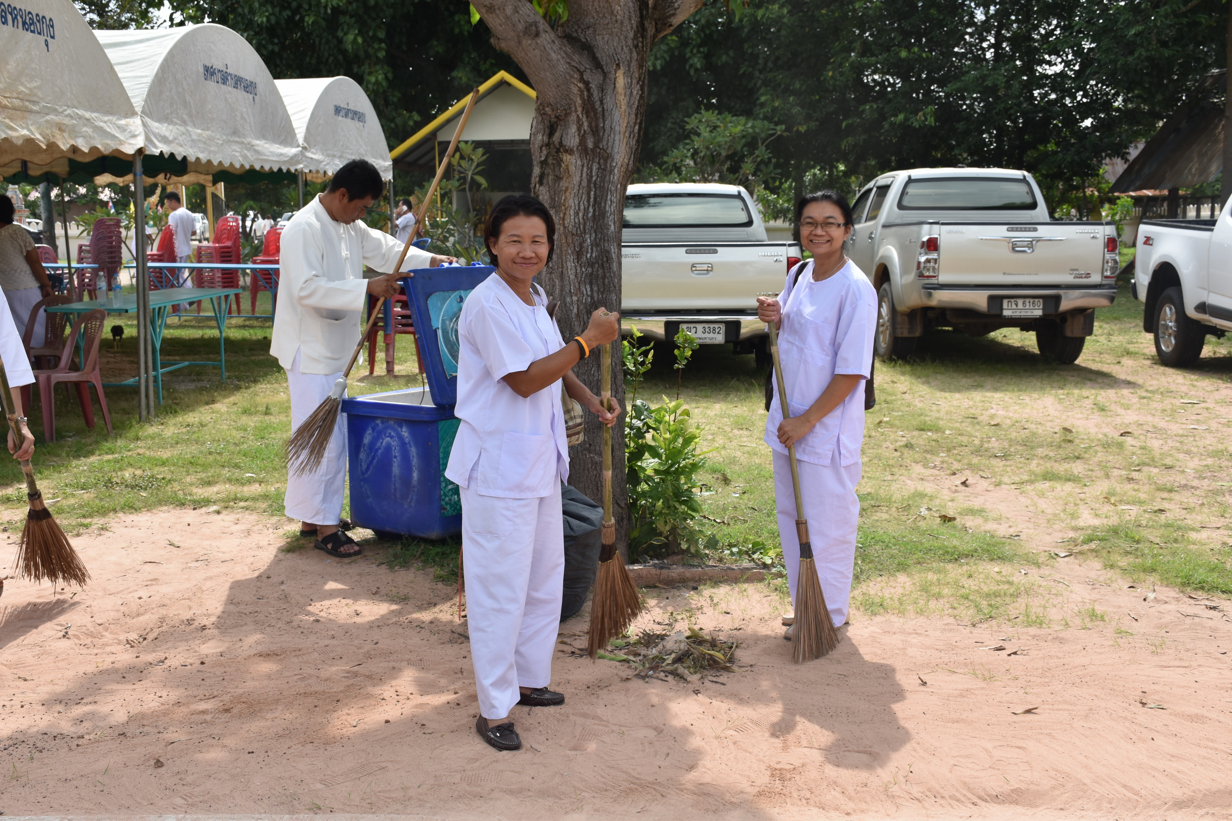 15 สิงหาคม 2560  สำนักงานพัฒนาชุมชนจังหวัดมหาสารคาม จัดกิจกรรมการเสริมสร้างคุณธรรมจริยธรรมข้าราชการและบุคลากรกรมการพัฒนาชุมชน