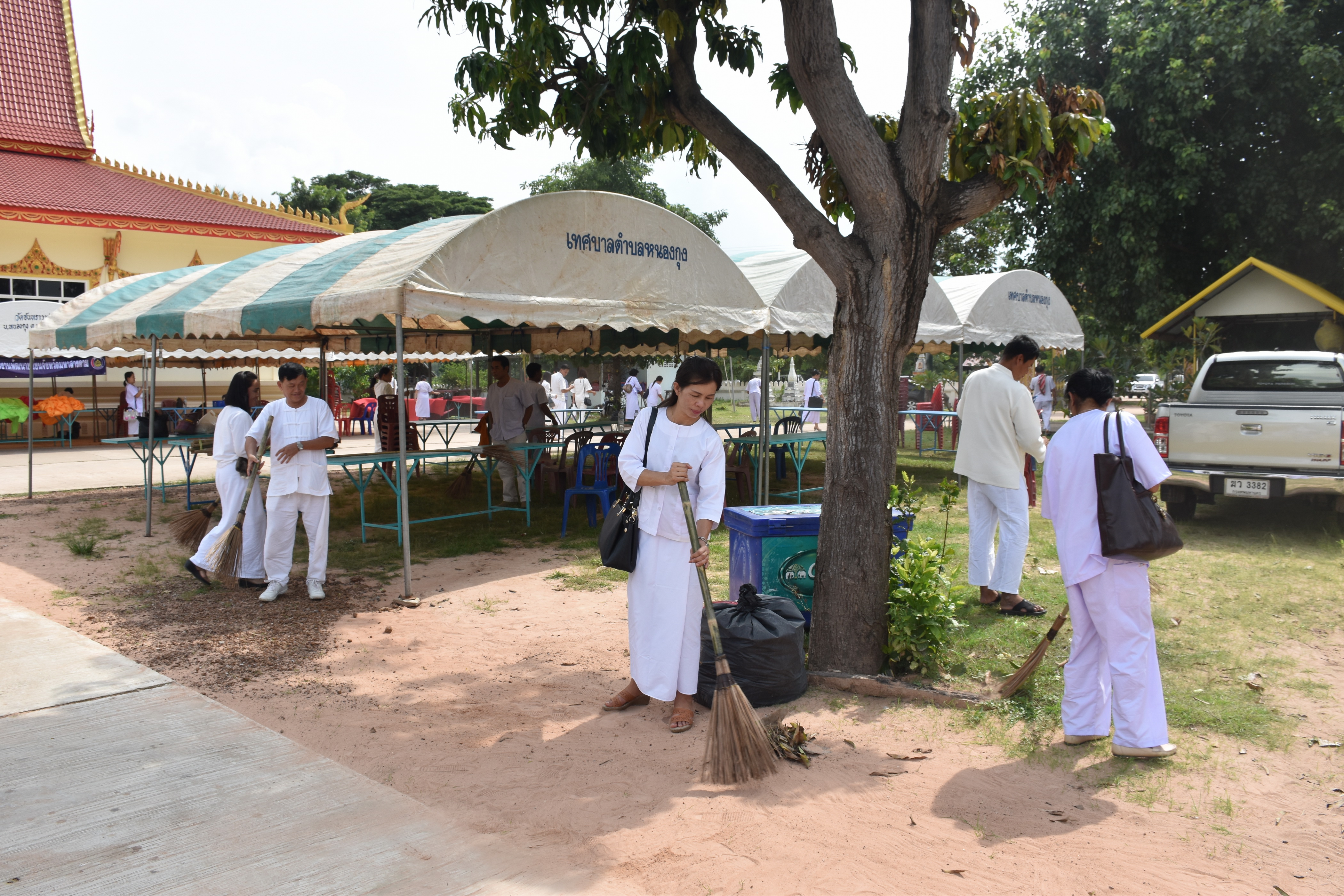15 สิงหาคม 2560  สำนักงานพัฒนาชุมชนจังหวัดมหาสารคาม จัดกิจกรรมการเสริมสร้างคุณธรรมจริยธรรมข้าราชการและบุคลากรกรมการพัฒนาชุมชน