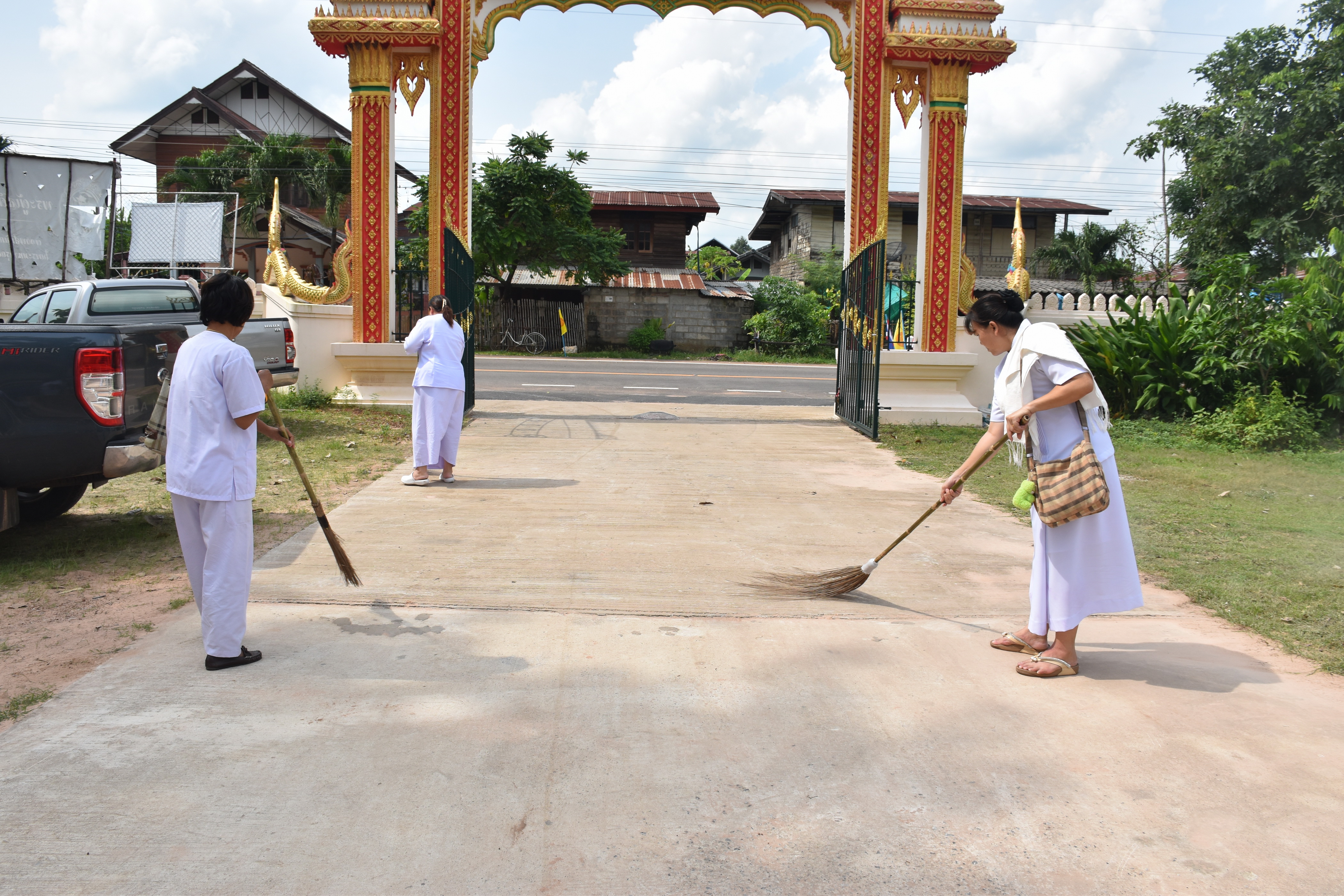15 สิงหาคม 2560  สำนักงานพัฒนาชุมชนจังหวัดมหาสารคาม จัดกิจกรรมการเสริมสร้างคุณธรรมจริยธรรมข้าราชการและบุคลากรกรมการพัฒนาชุมชน