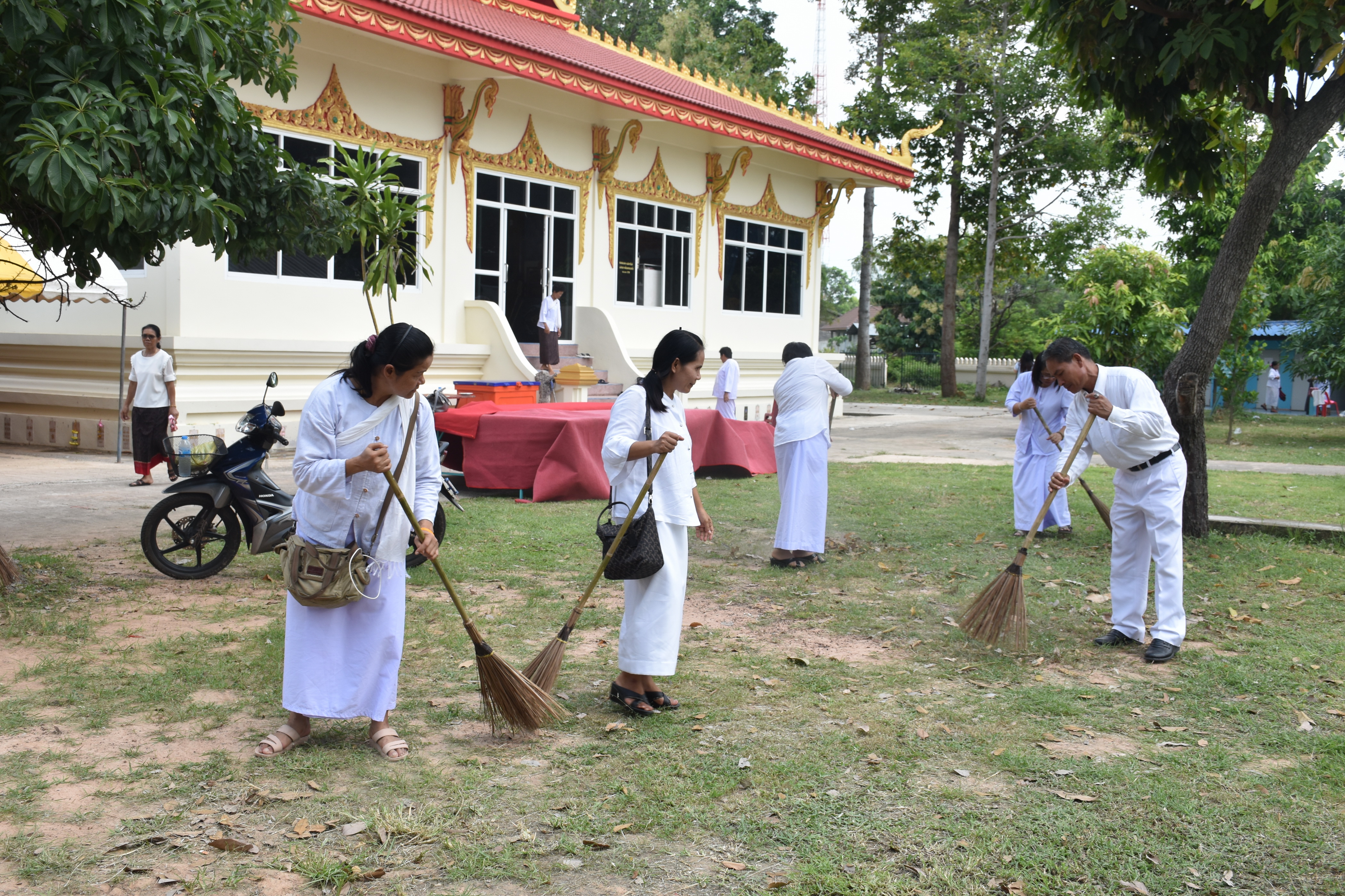 15 สิงหาคม 2560  สำนักงานพัฒนาชุมชนจังหวัดมหาสารคาม จัดกิจกรรมการเสริมสร้างคุณธรรมจริยธรรมข้าราชการและบุคลากรกรมการพัฒนาชุมชน